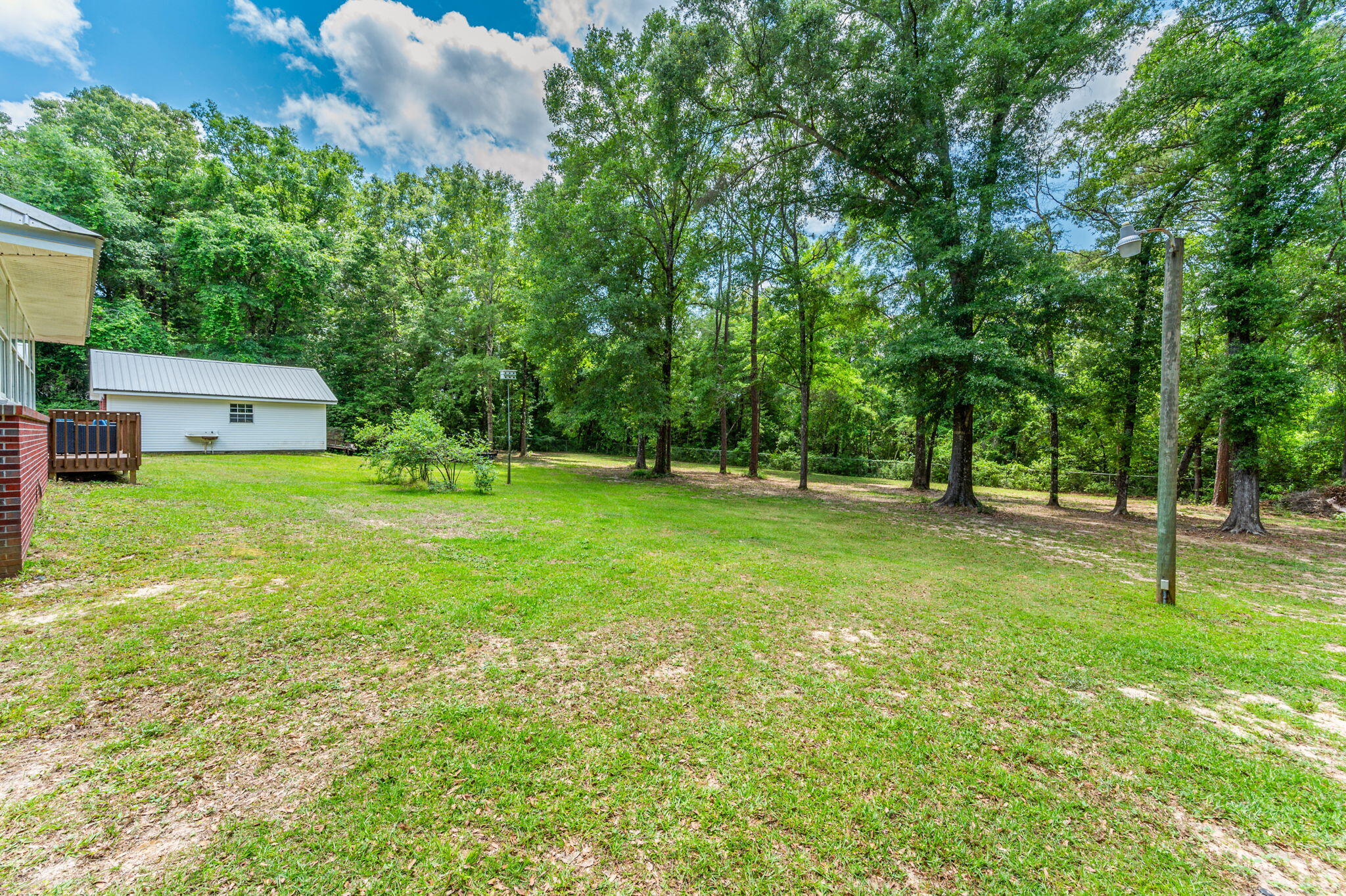 COM SE COR OF SW1/4 OF SE1/4 W1134.95 FT N425.73 FT TO POB N252.25 FT W172.55 FT S 252.25 FT - Residential