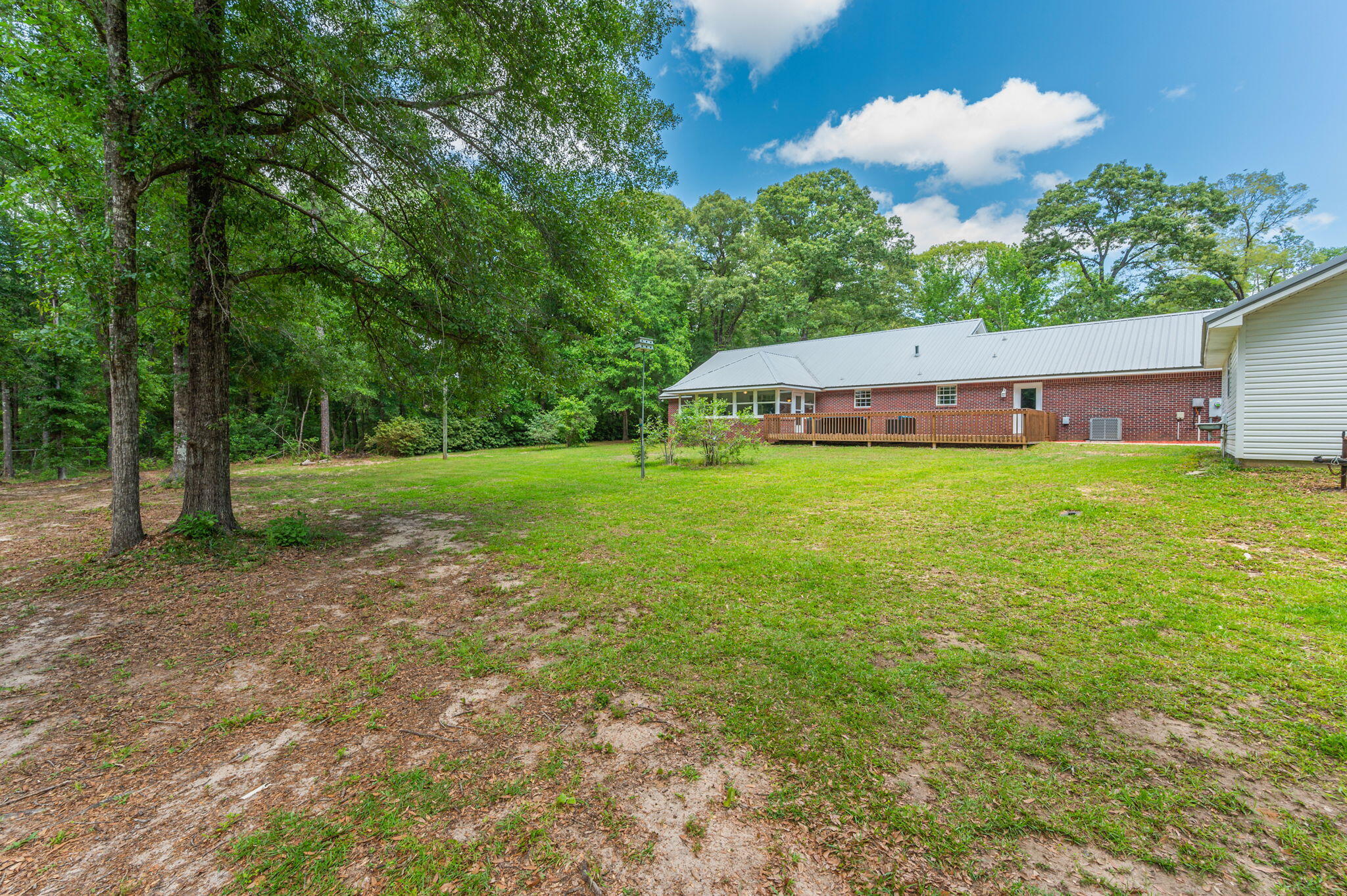 COM SE COR OF SW1/4 OF SE1/4 W1134.95 FT N425.73 FT TO POB N252.25 FT W172.55 FT S 252.25 FT - Residential