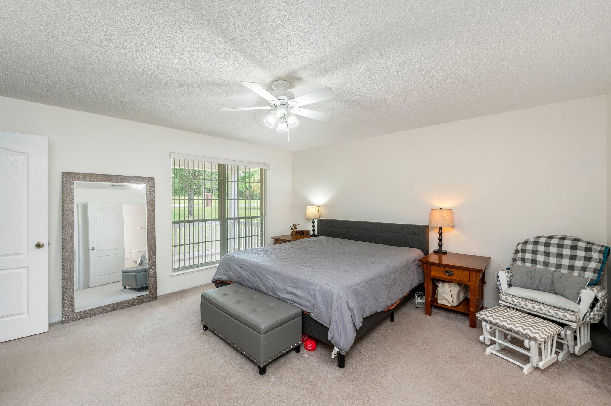 COM SE COR OF SW1/4 OF SE1/4 W1134.95 FT N425.73 FT TO POB N252.25 FT W172.55 FT S 252.25 FT - Residential