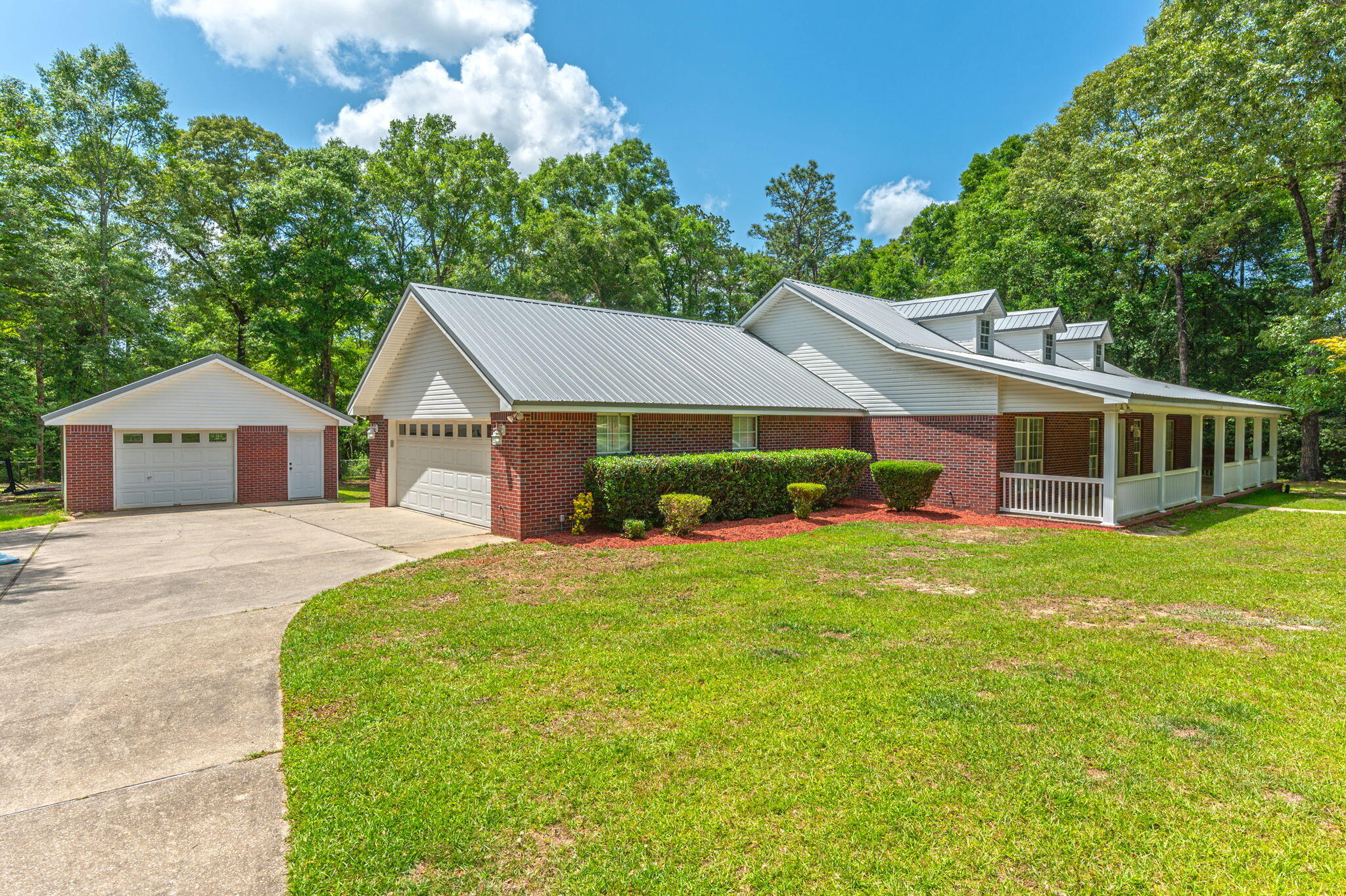 COM SE COR OF SW1/4 OF SE1/4 W1134.95 FT N425.73 FT TO POB N252.25 FT W172.55 FT S 252.25 FT - Residential