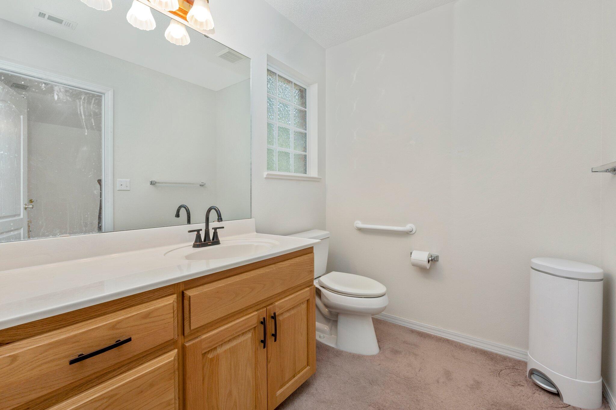 COM SE COR OF SW1/4 OF SE1/4 W1134.95 FT N425.73 FT TO POB N252.25 FT W172.55 FT S 252.25 FT - Residential