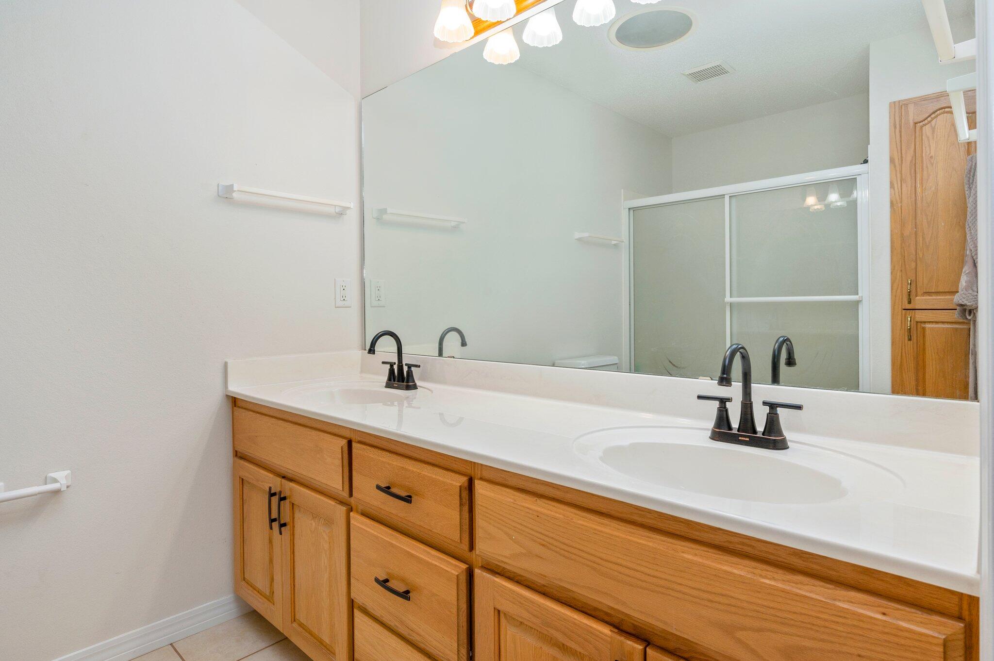 COM SE COR OF SW1/4 OF SE1/4 W1134.95 FT N425.73 FT TO POB N252.25 FT W172.55 FT S 252.25 FT - Residential