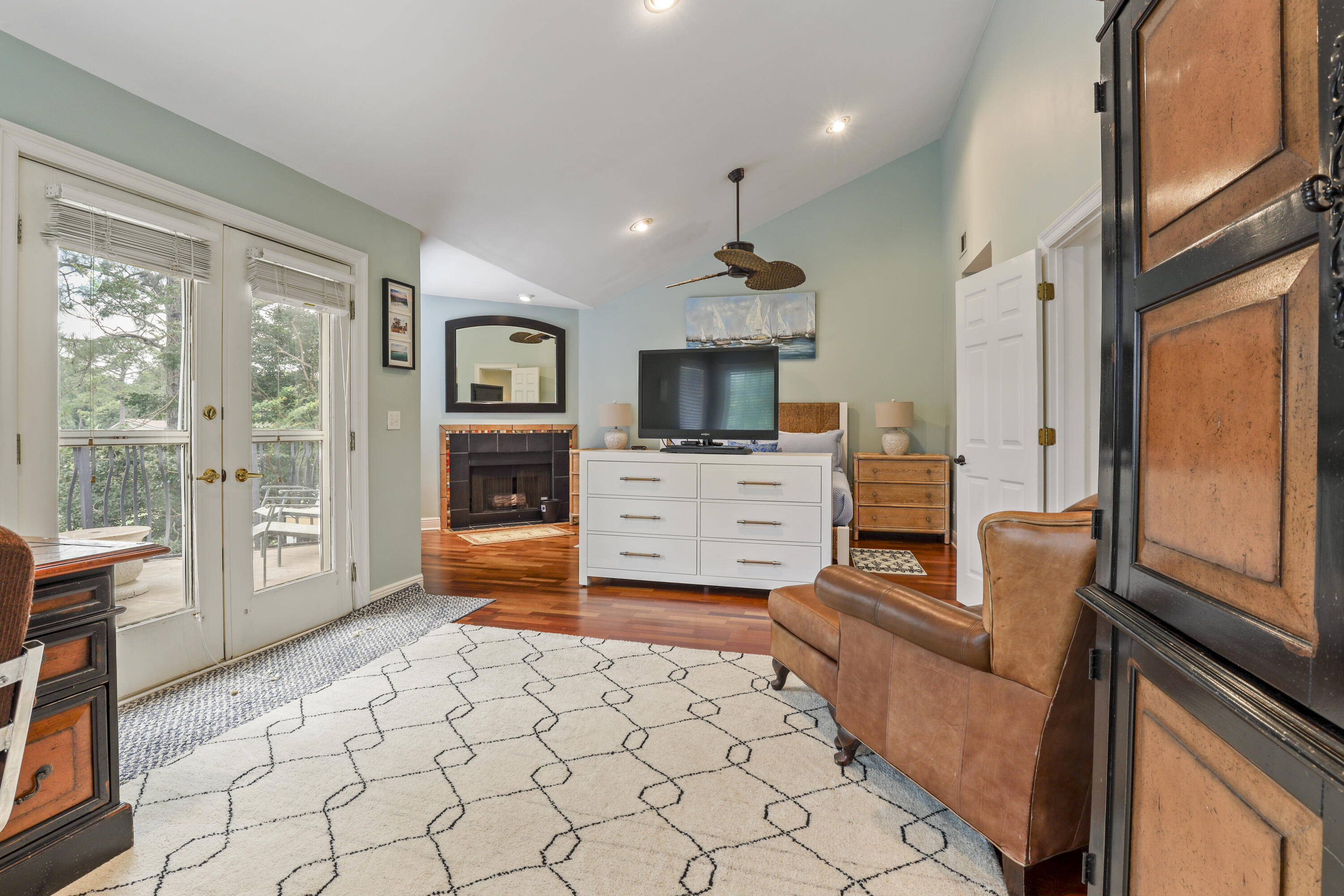 VANTAGE POINTE - Residential Lease