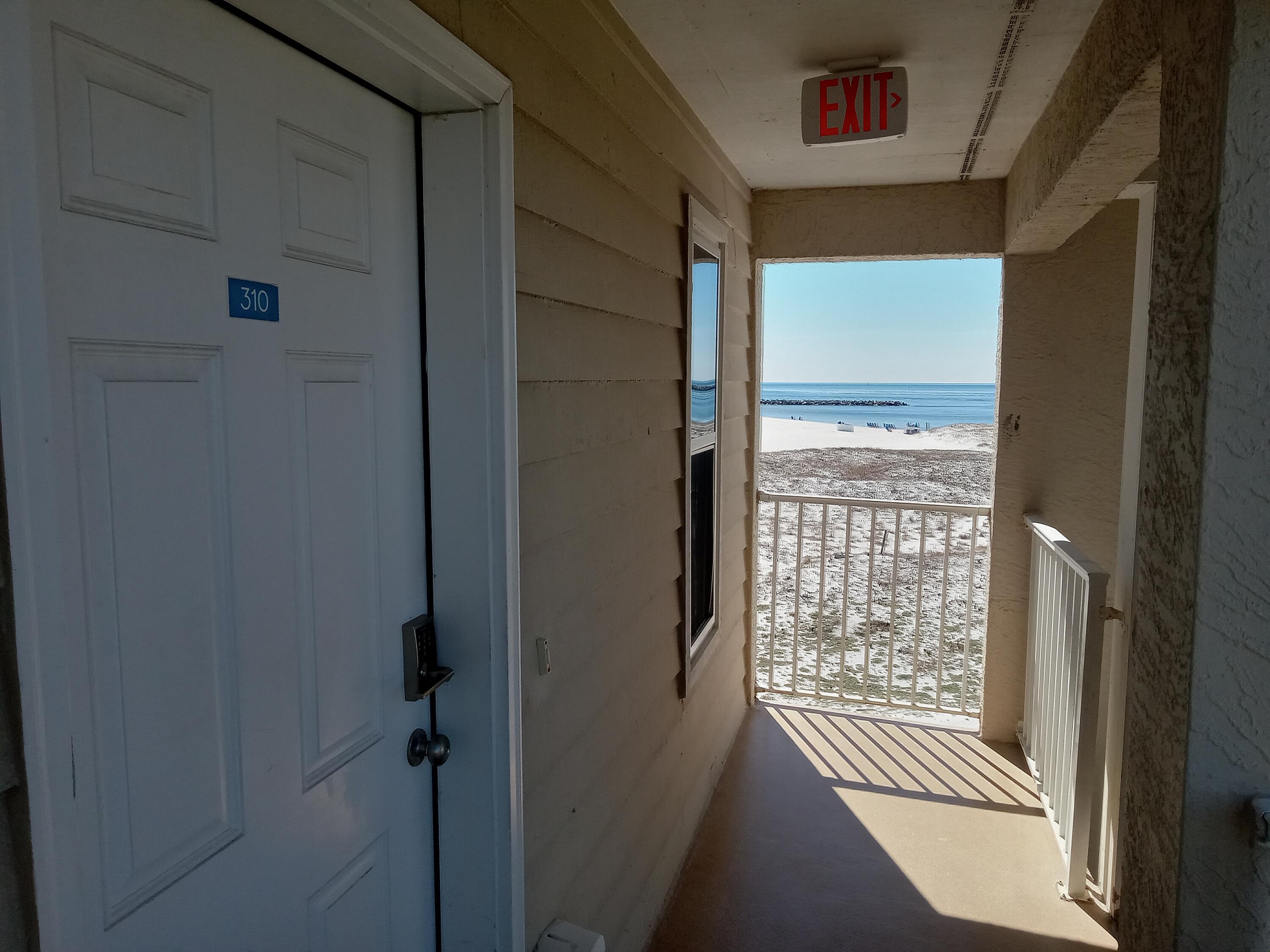 POOLSIDE VILLAS CONDO - Residential