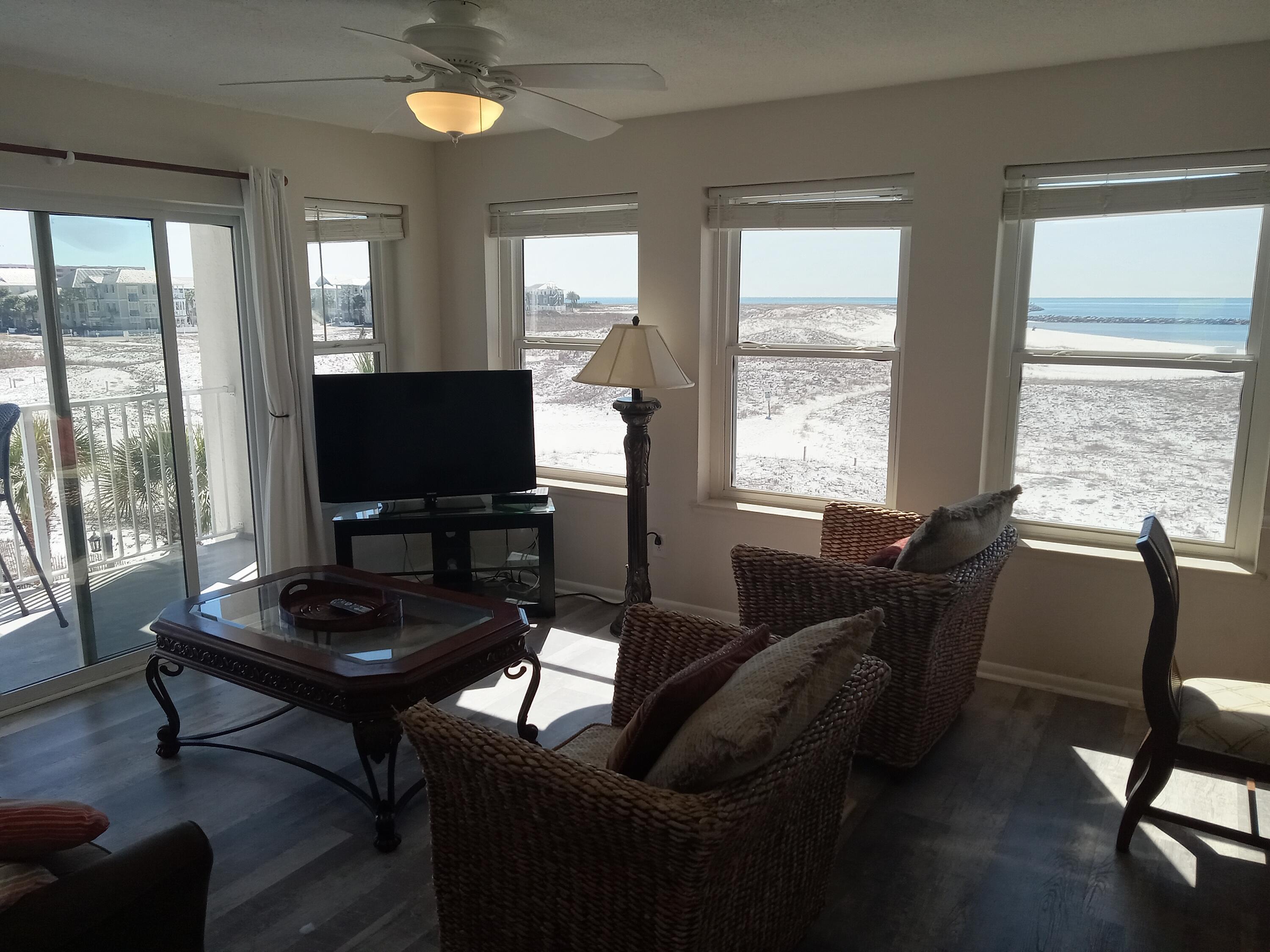 POOLSIDE VILLAS CONDO - Residential