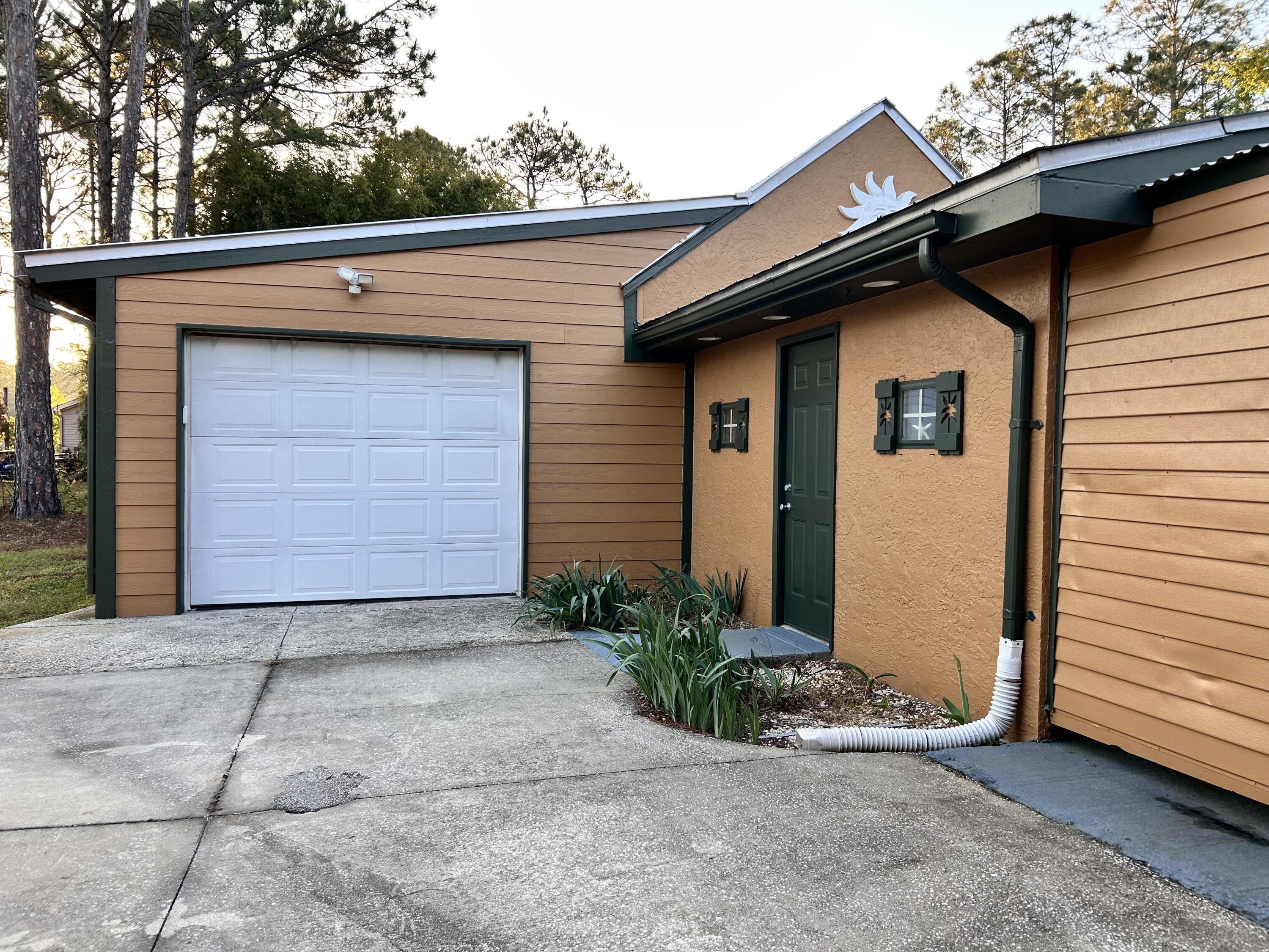 Lot 7 Camille Estates S/D Pb13-41 Or2489-744 Or 2774-4469 - Residential