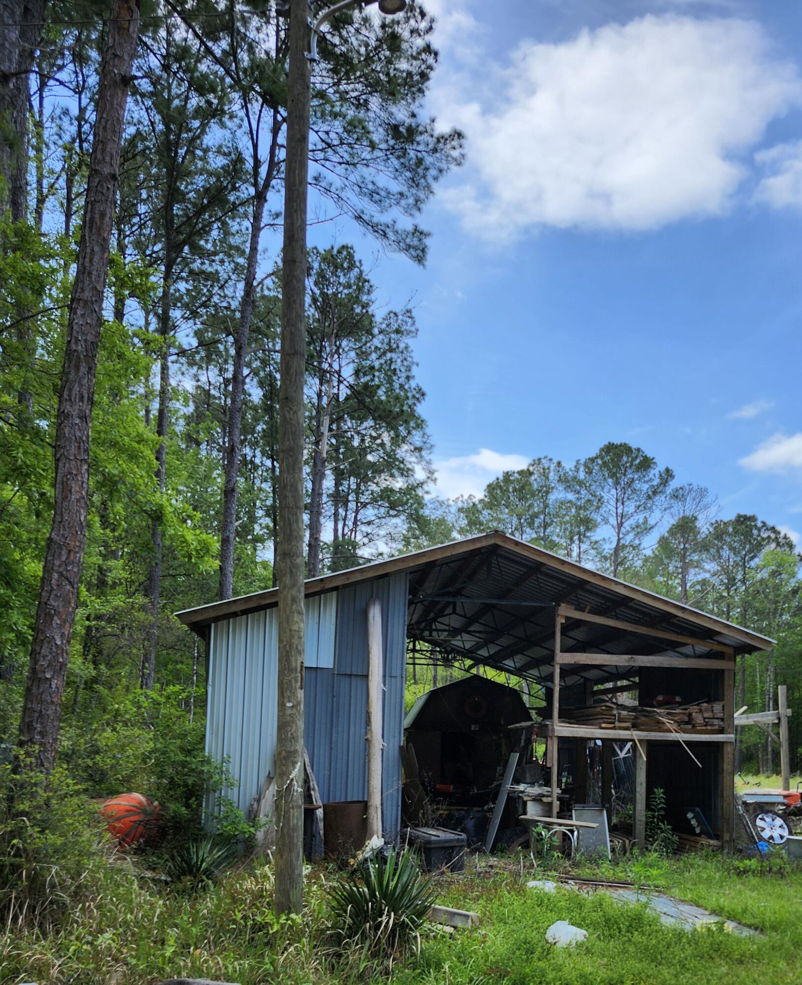 Meetes & Bounds - Land