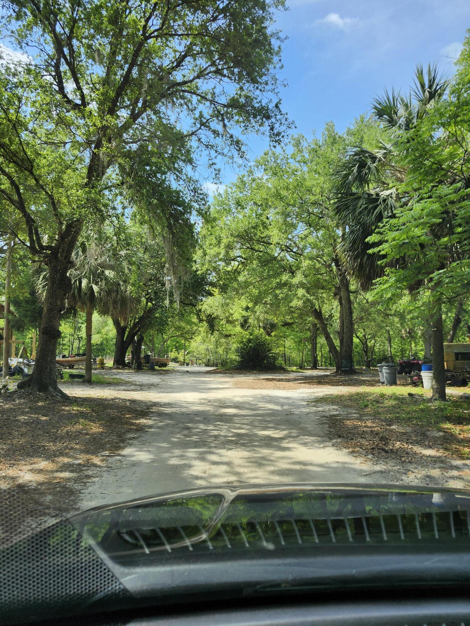 Meetes & Bounds - Land