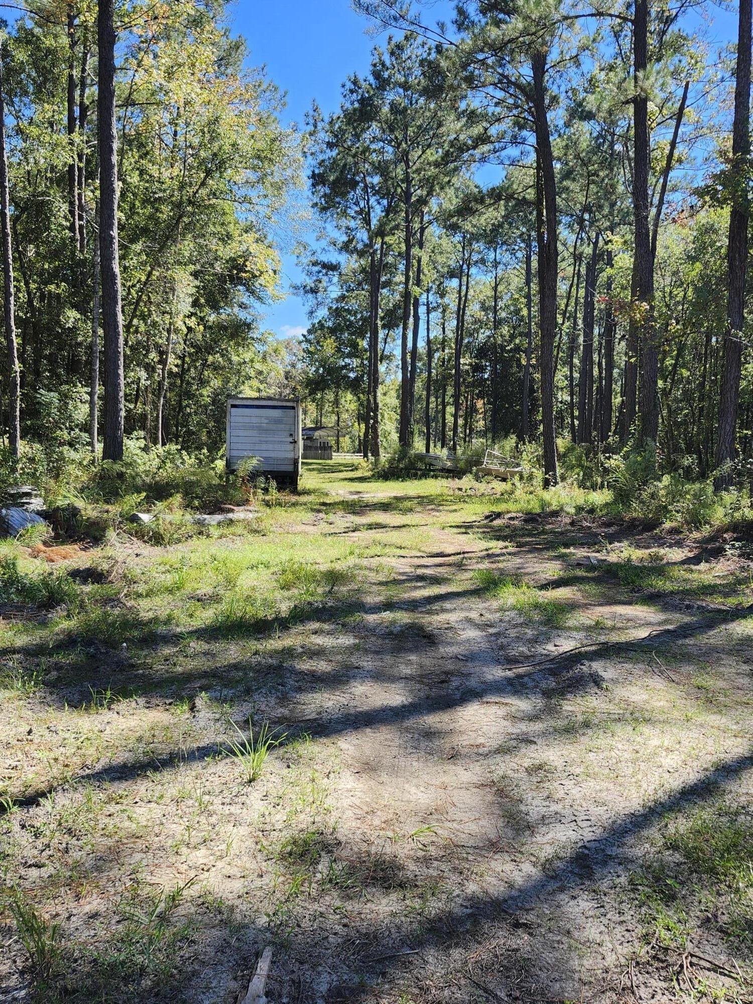 Meetes & Bounds - Land