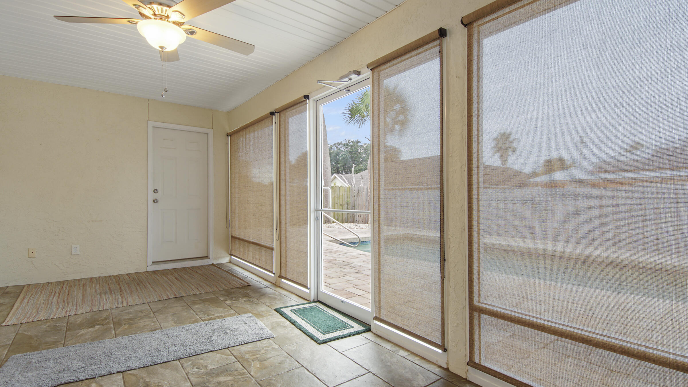 SEACLUSION BEACH - Residential