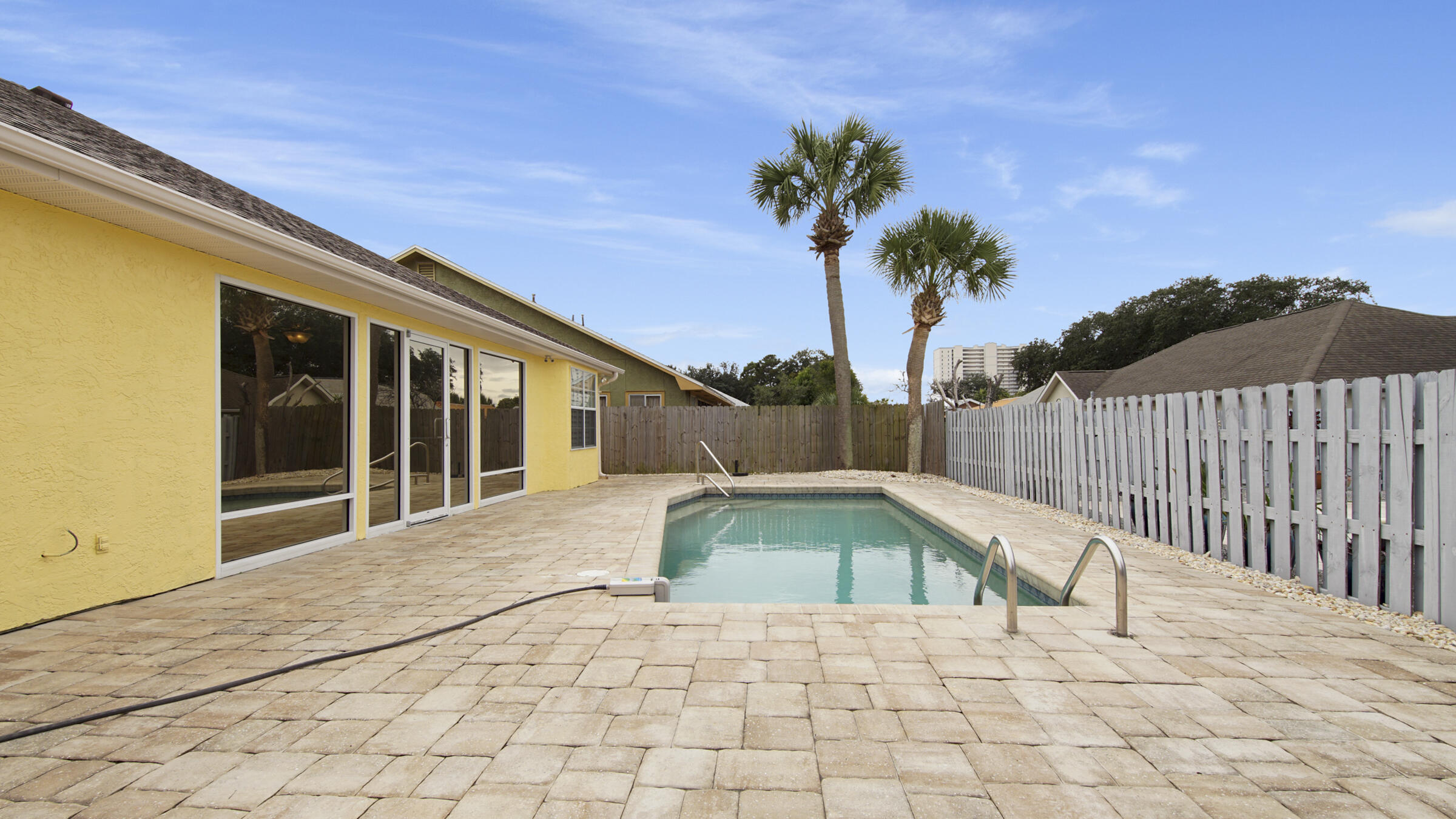 SEACLUSION BEACH - Residential