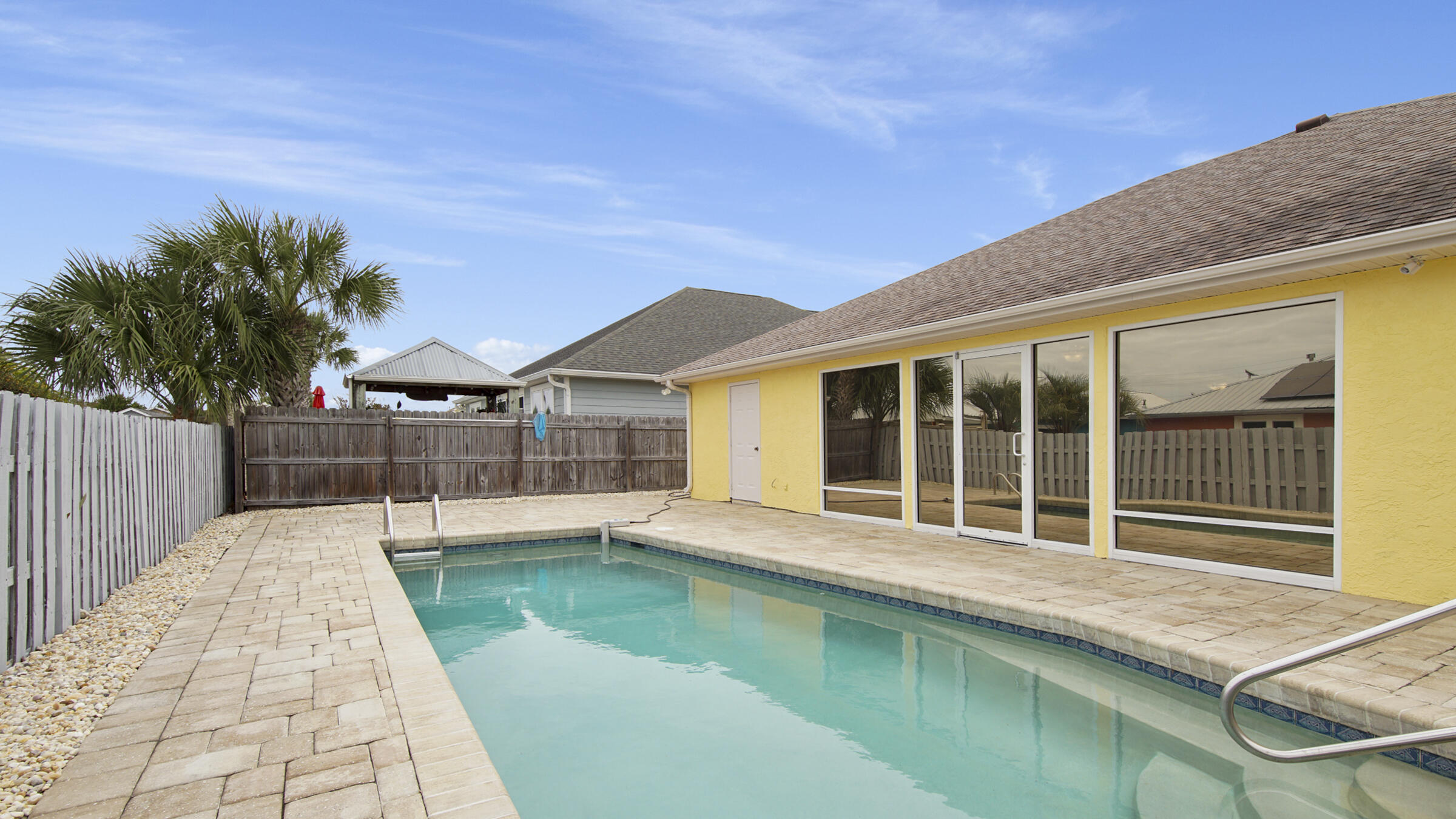 SEACLUSION BEACH - Residential