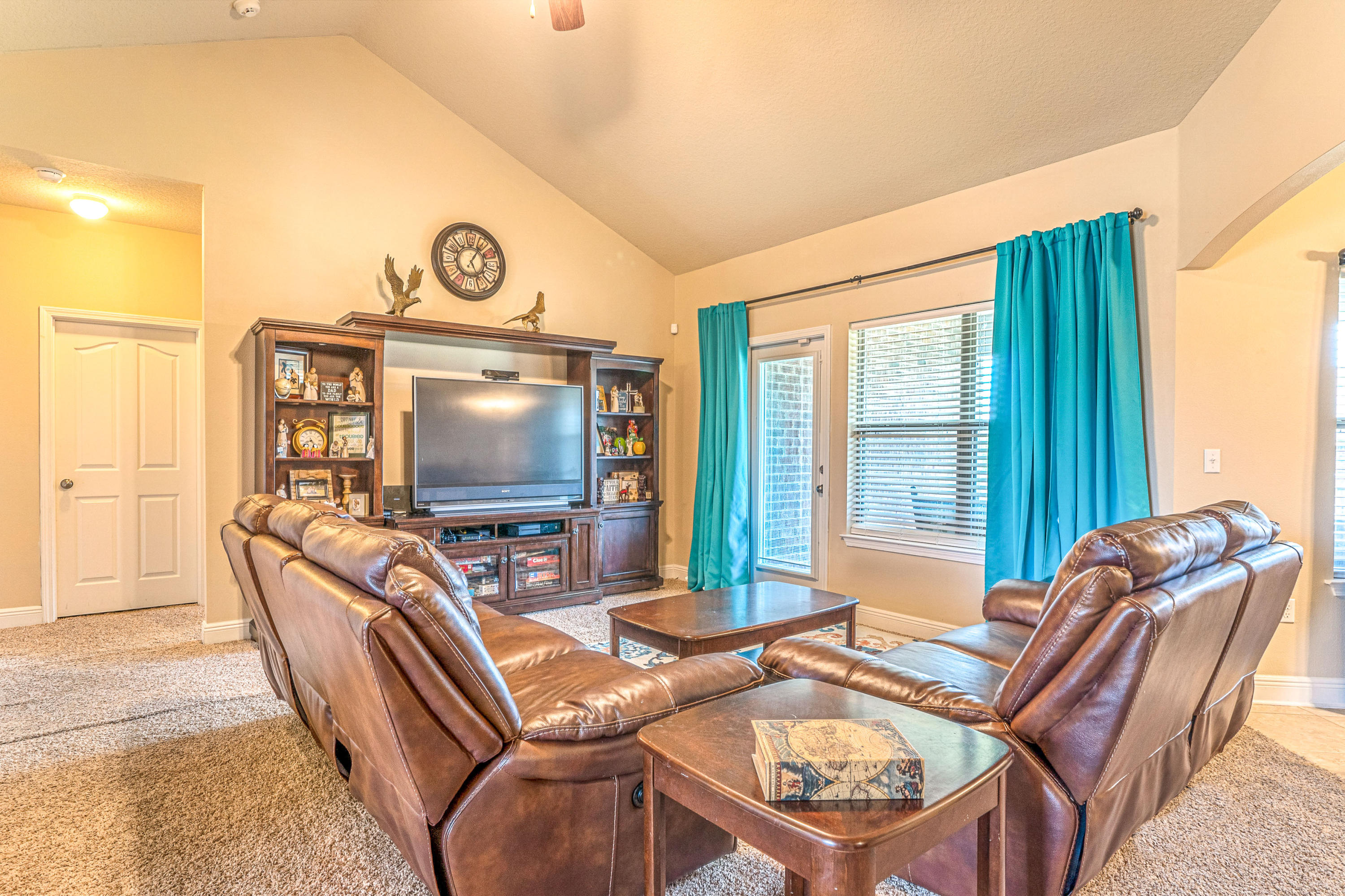 LIBERTY OAKS - Residential