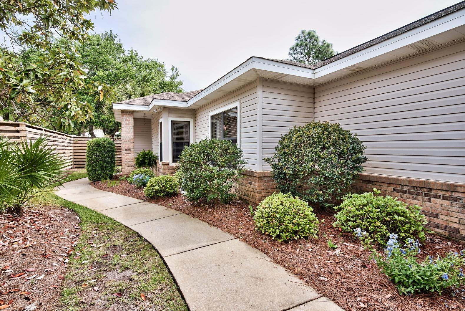 DEERWOOD DRIVE - Residential