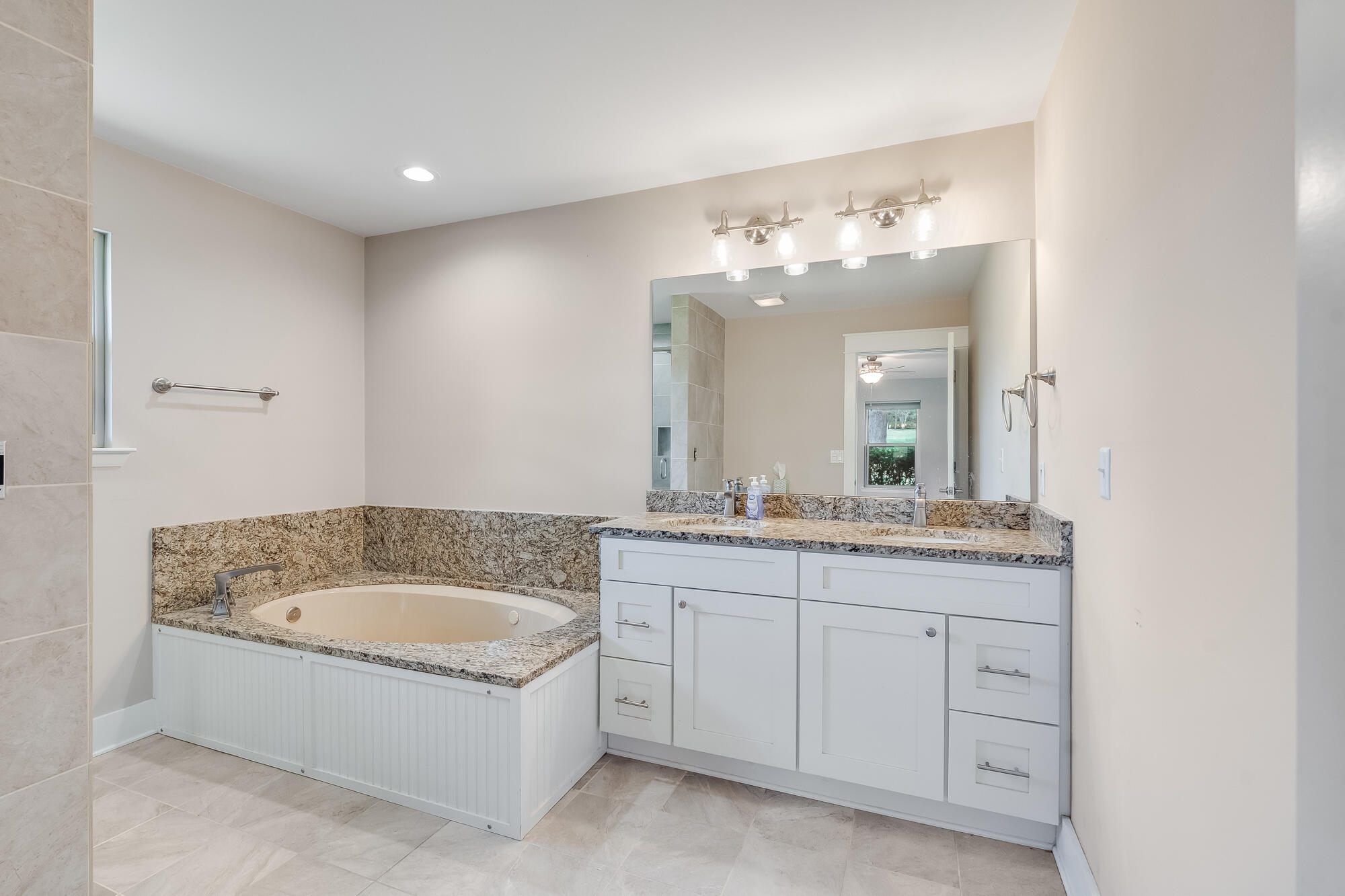 TEN LAKE ESTATES UNIT 2 - Residential