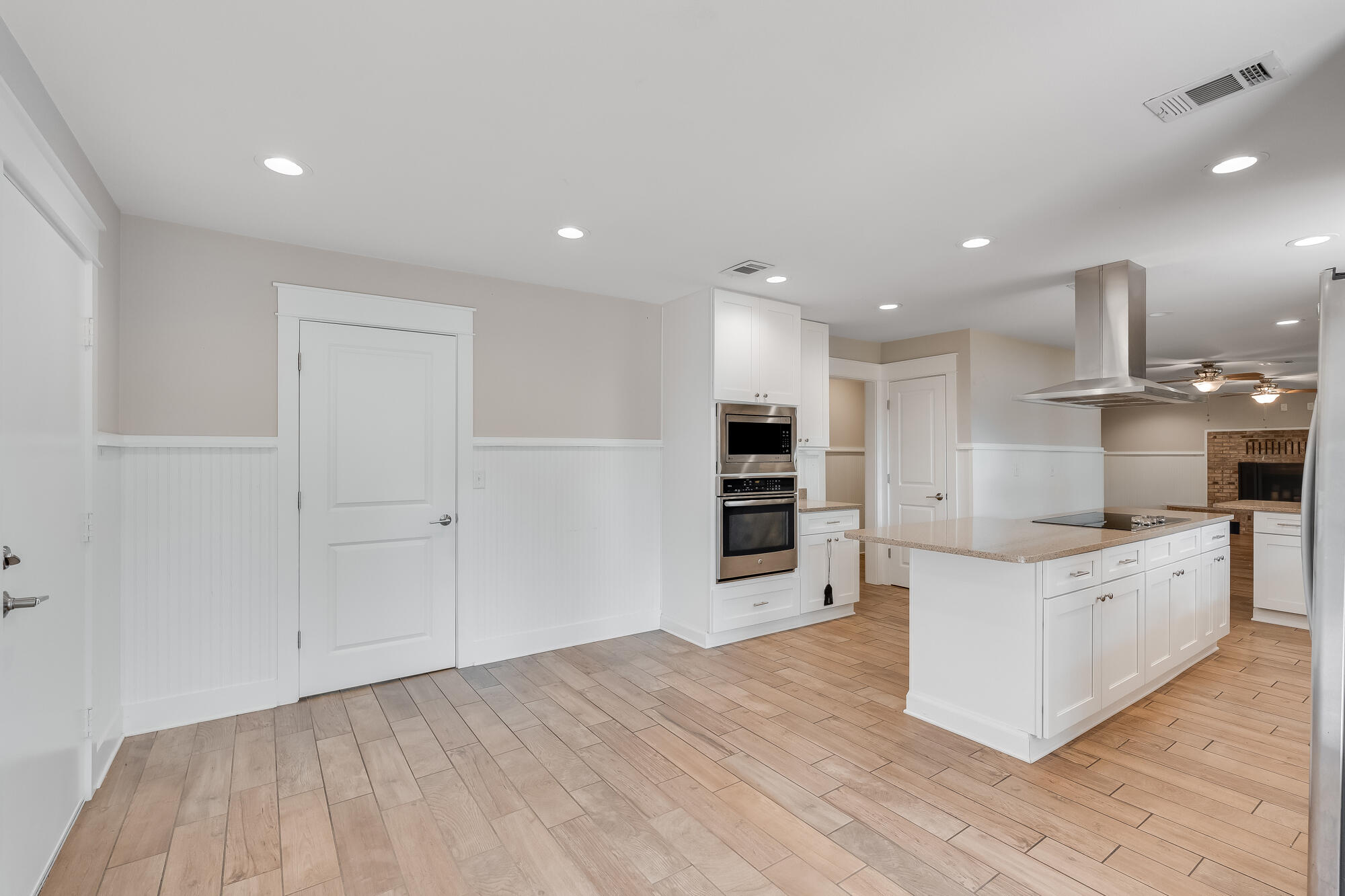 TEN LAKE ESTATES UNIT 2 - Residential
