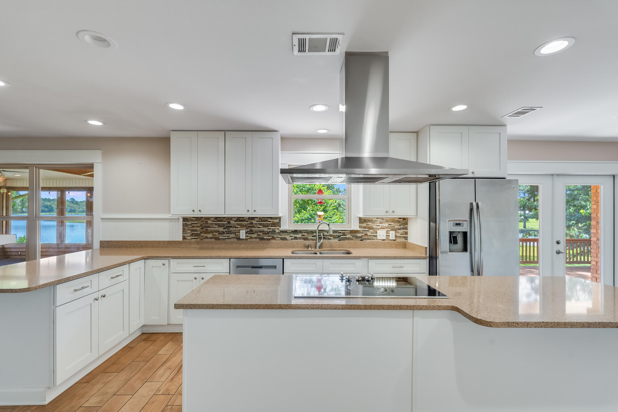 TEN LAKE ESTATES UNIT 2 - Residential