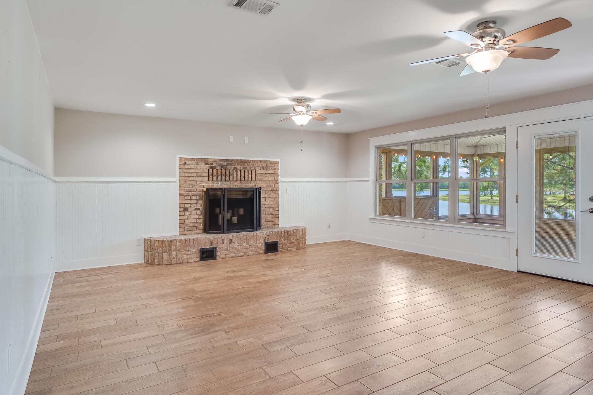 TEN LAKE ESTATES UNIT 2 - Residential