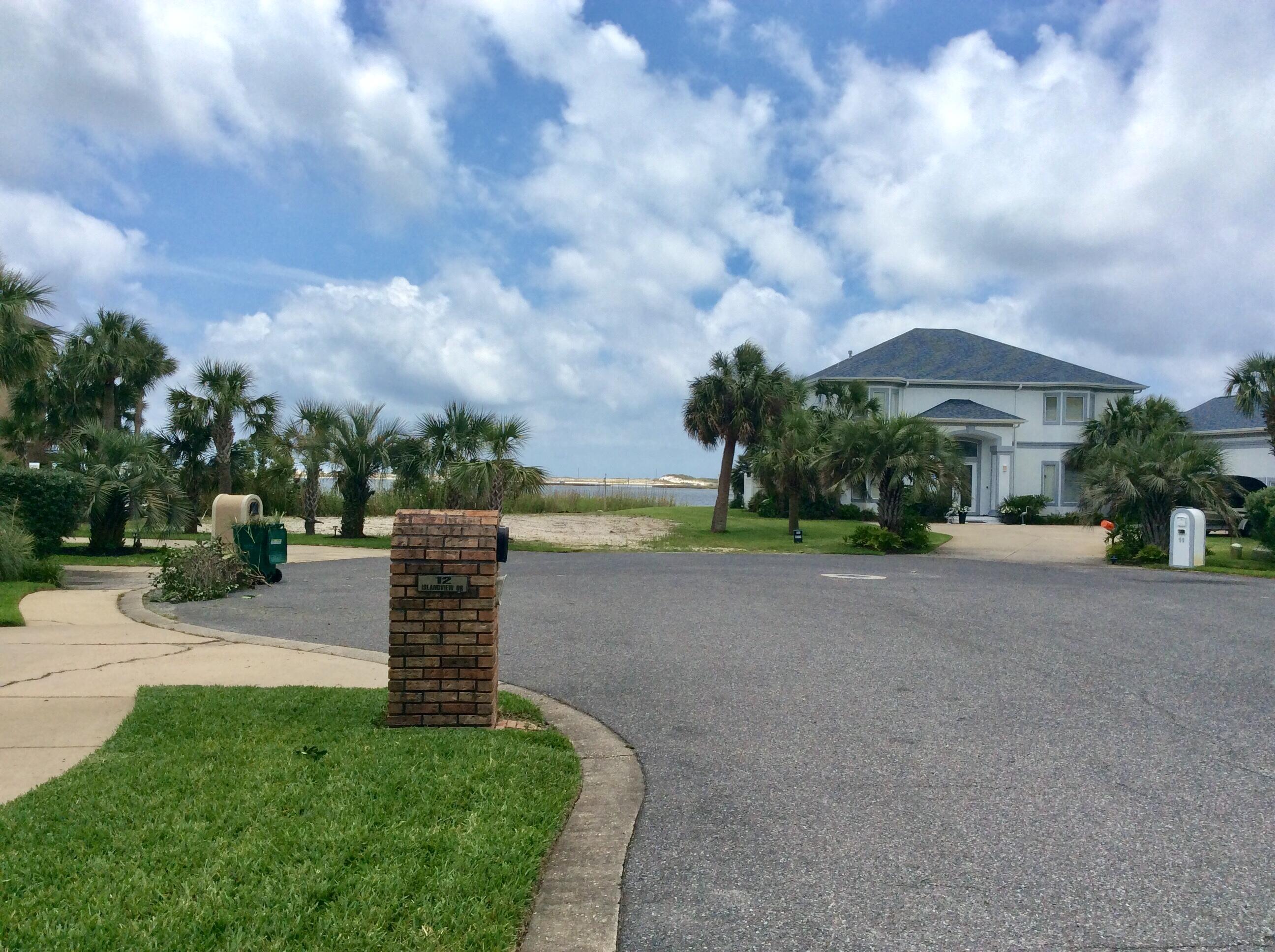 ISLANDVIEW BEACH - Residential