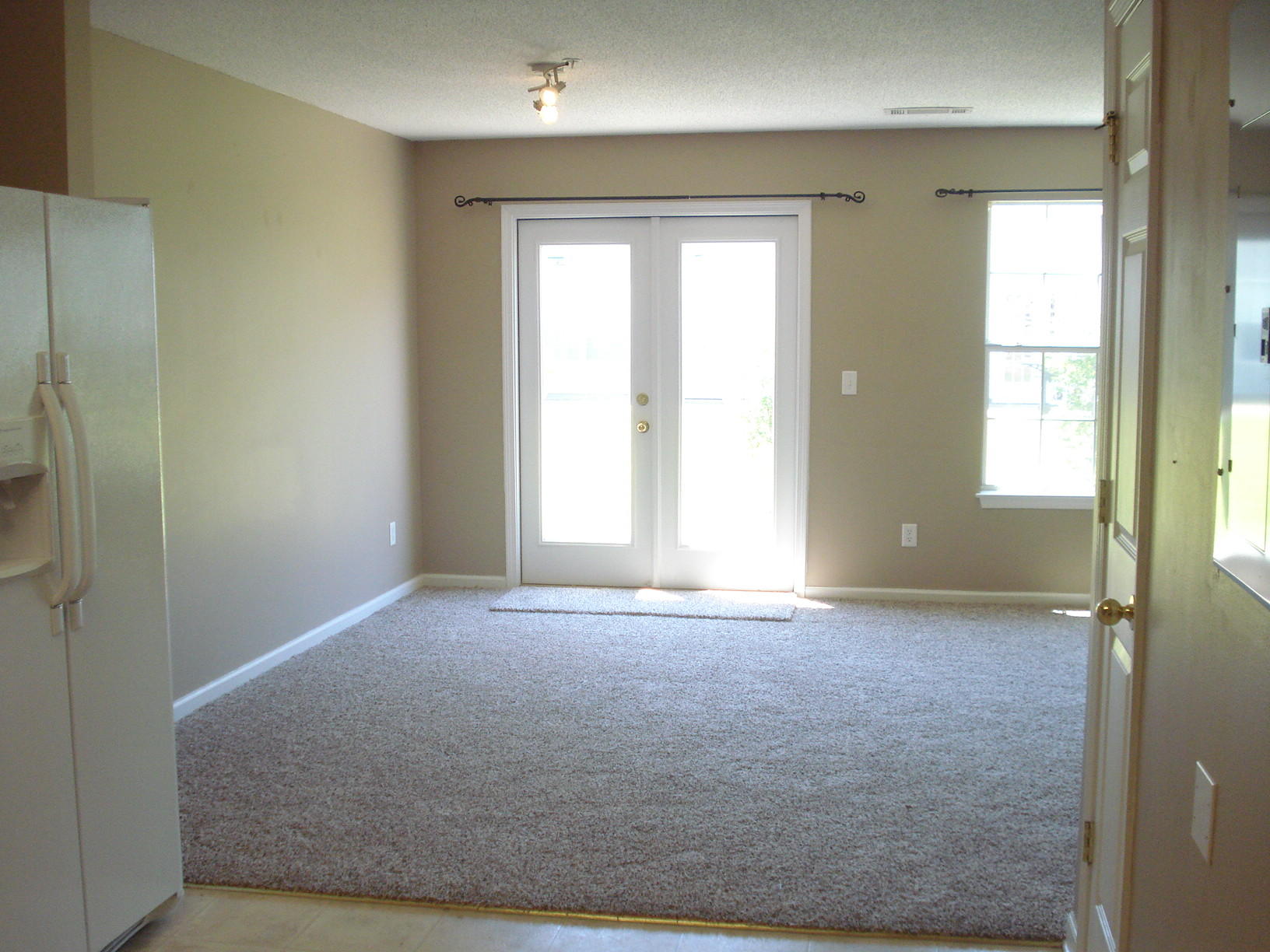 ROLLING PINES - Residential