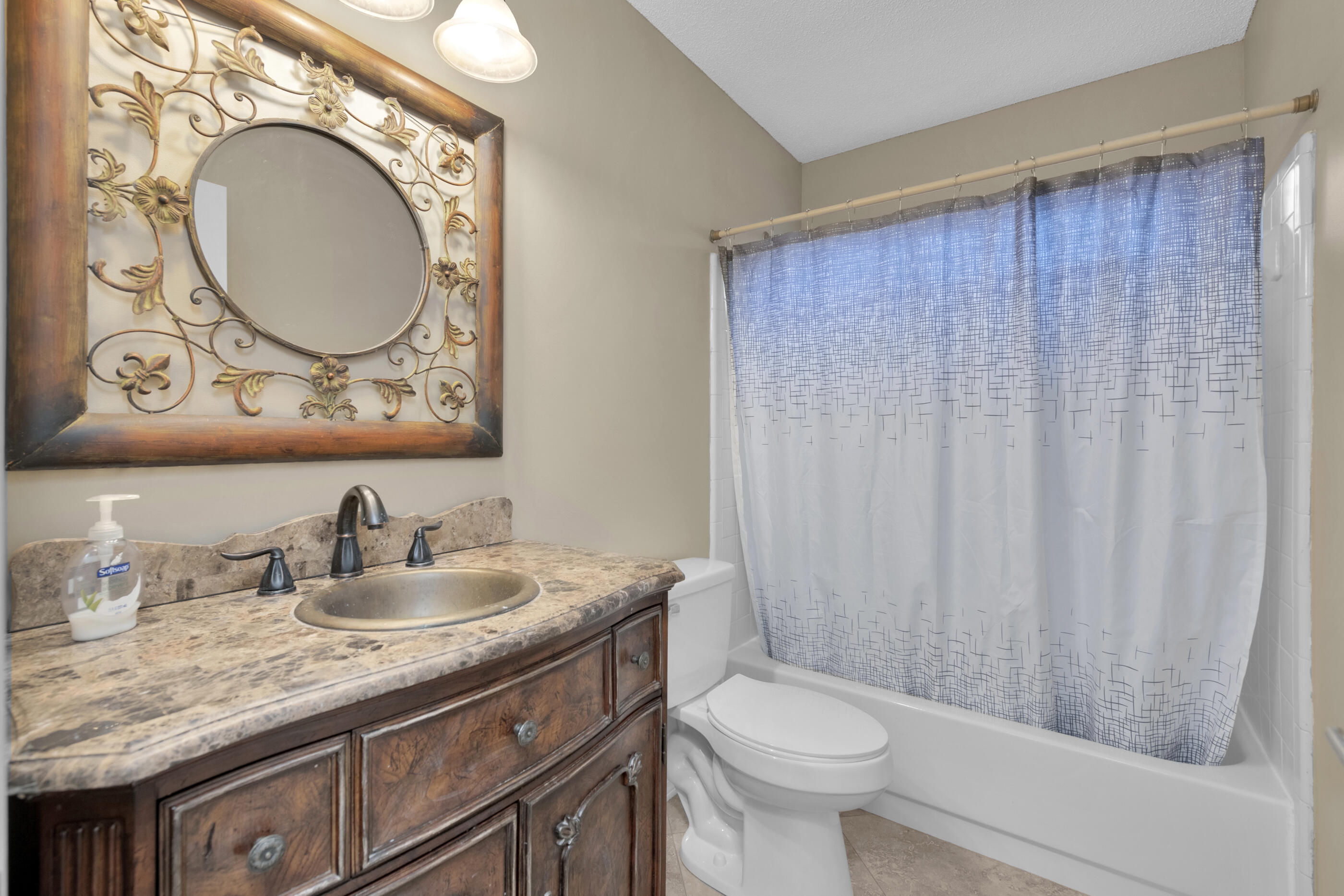 VALPARAISO PINECREST 6 - Residential