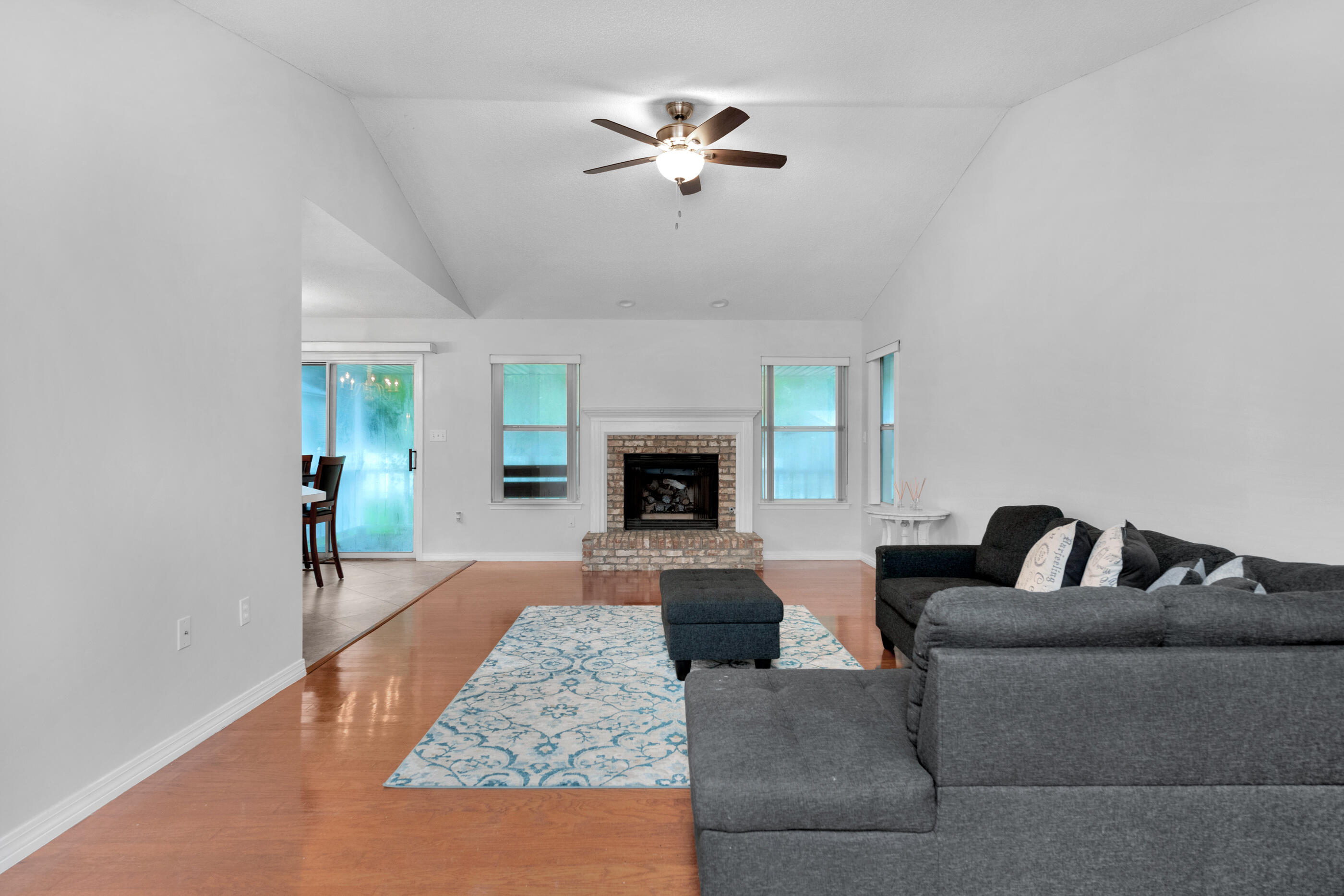 VALPARAISO PINECREST 6 - Residential