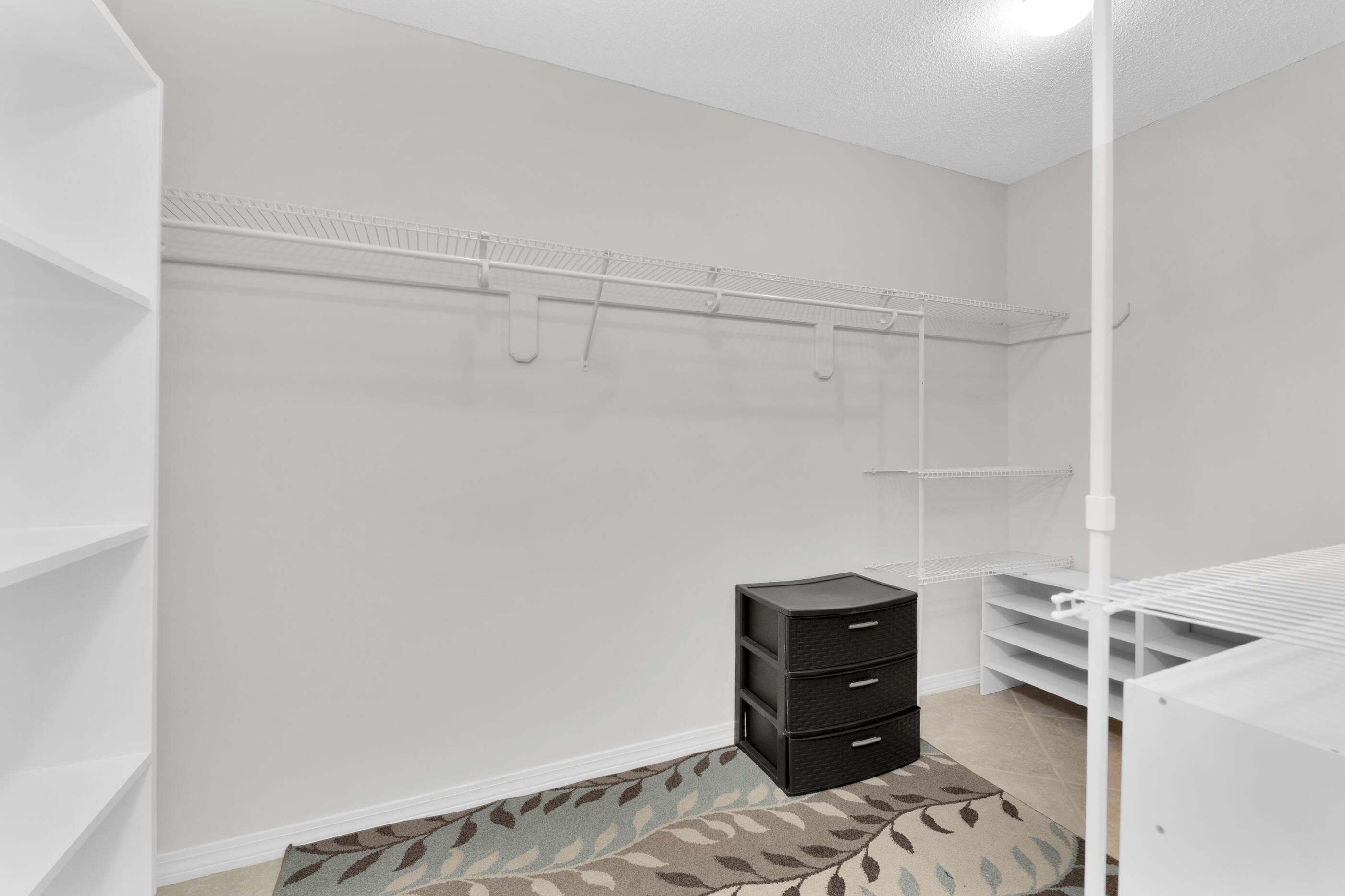 VALPARAISO PINECREST 6 - Residential