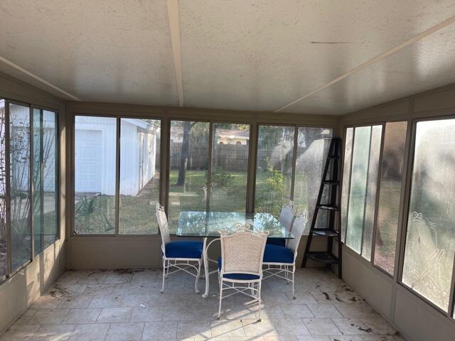 PINECREST HILLS - Residential Lease