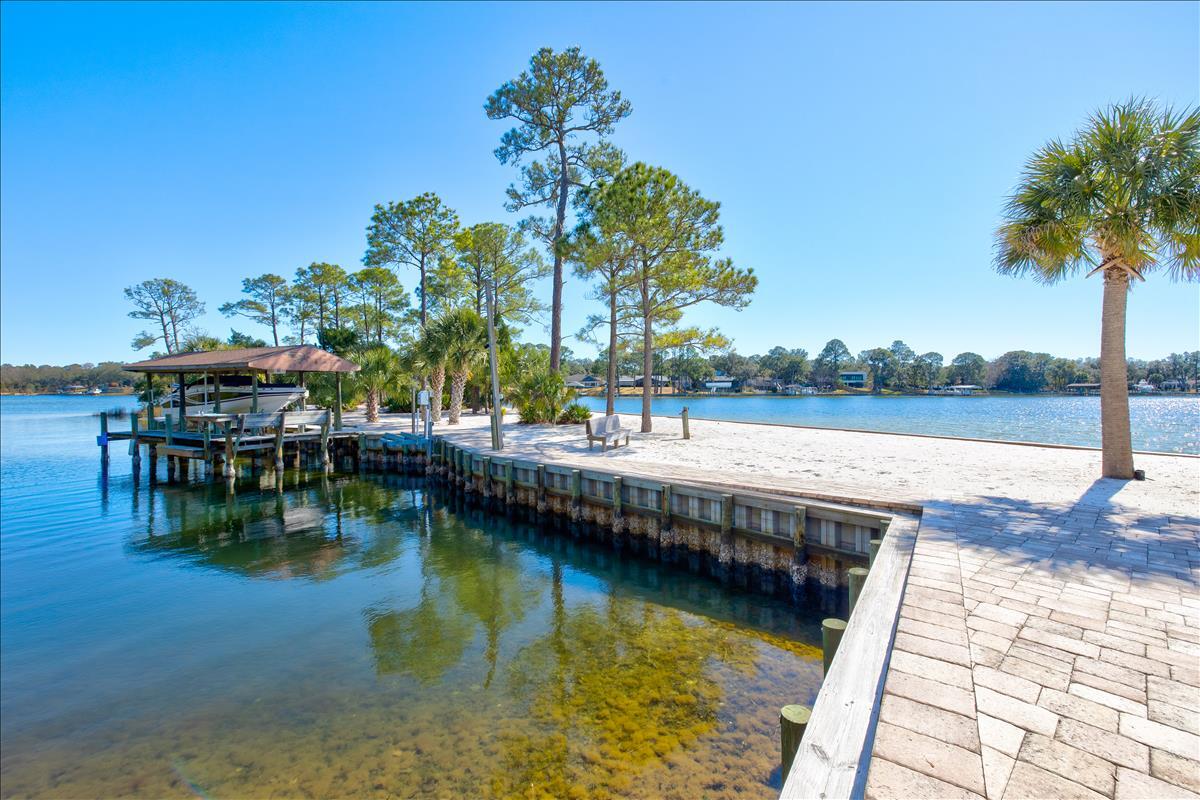 BAYOU POQUITO - Residential