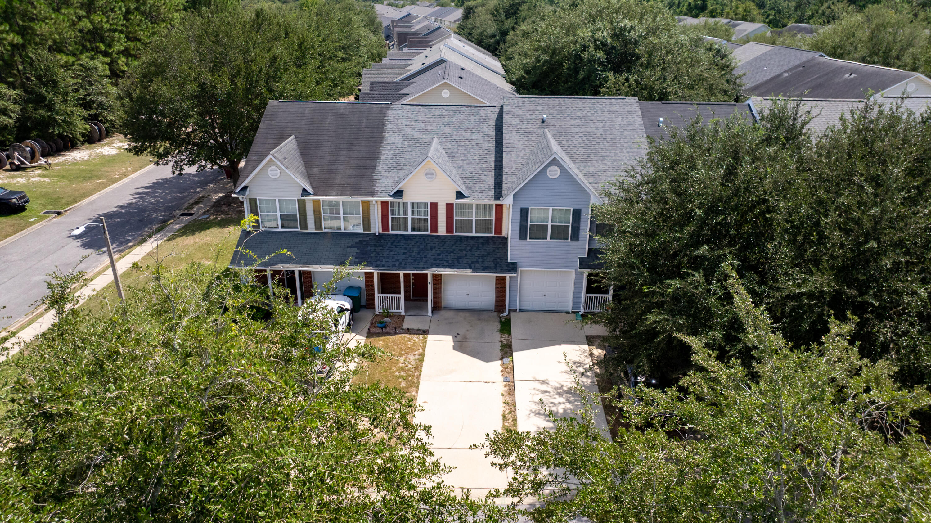 ROLLING PINES - Residential