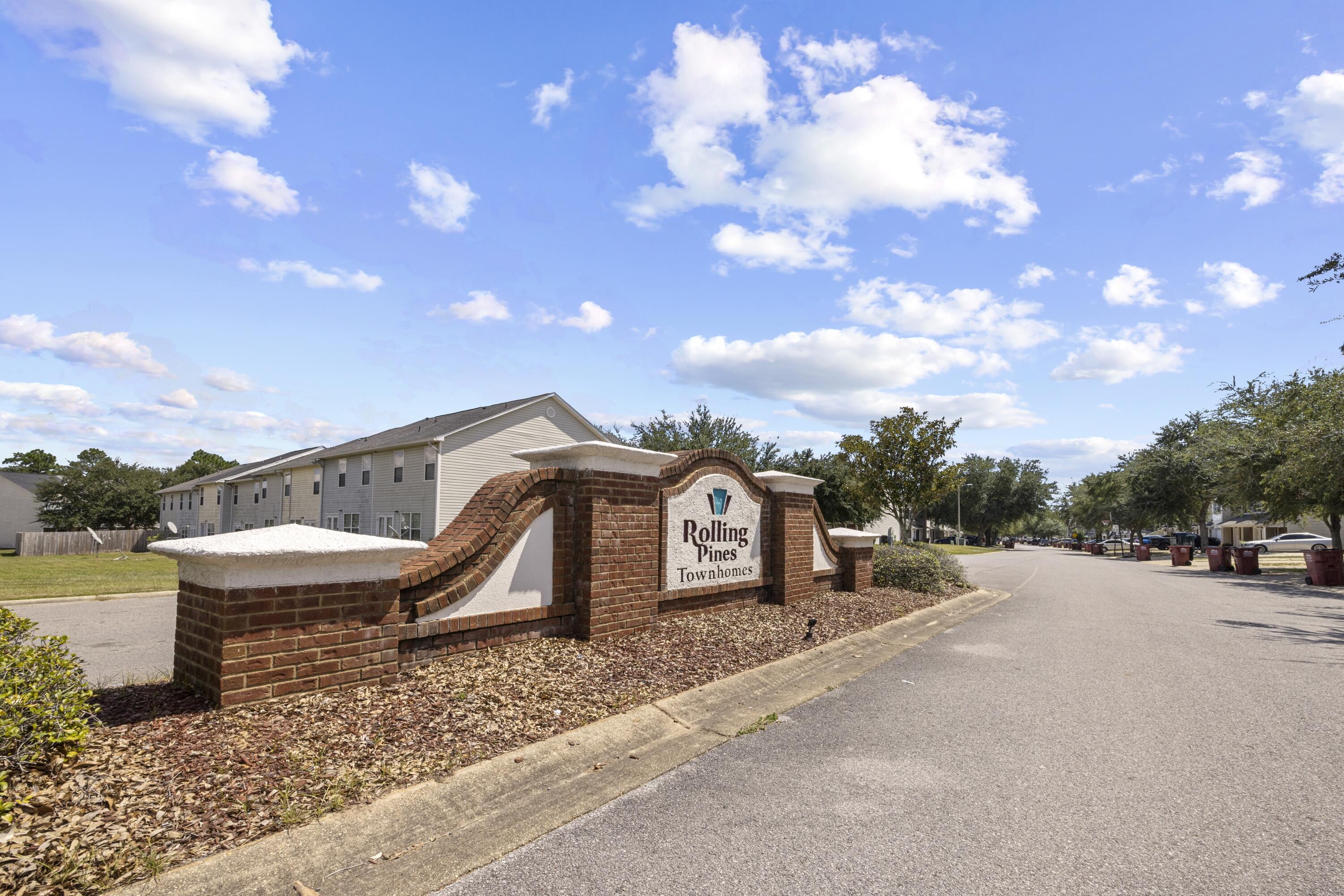 ROLLING PINES - Residential