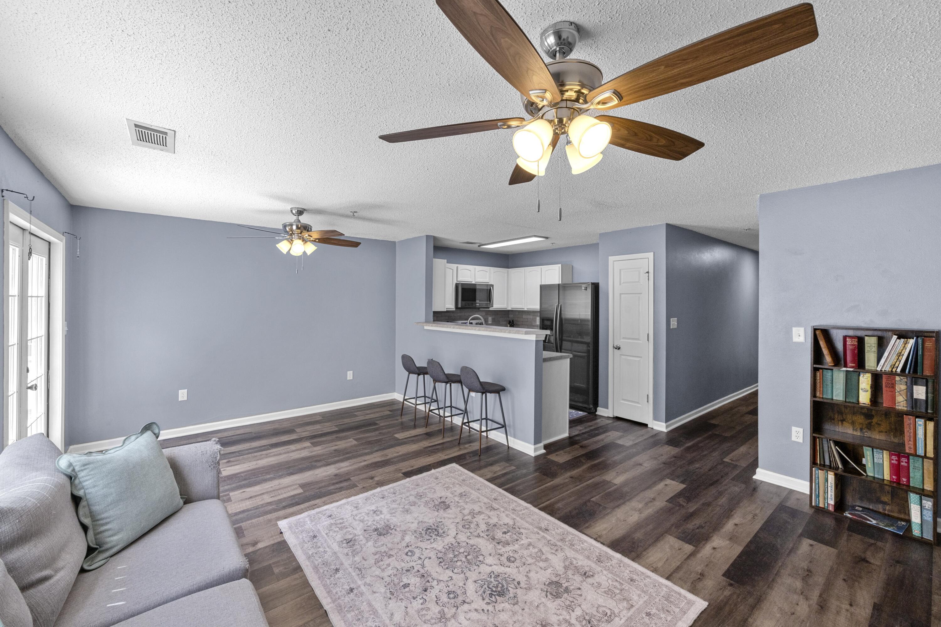 ROLLING PINES - Residential