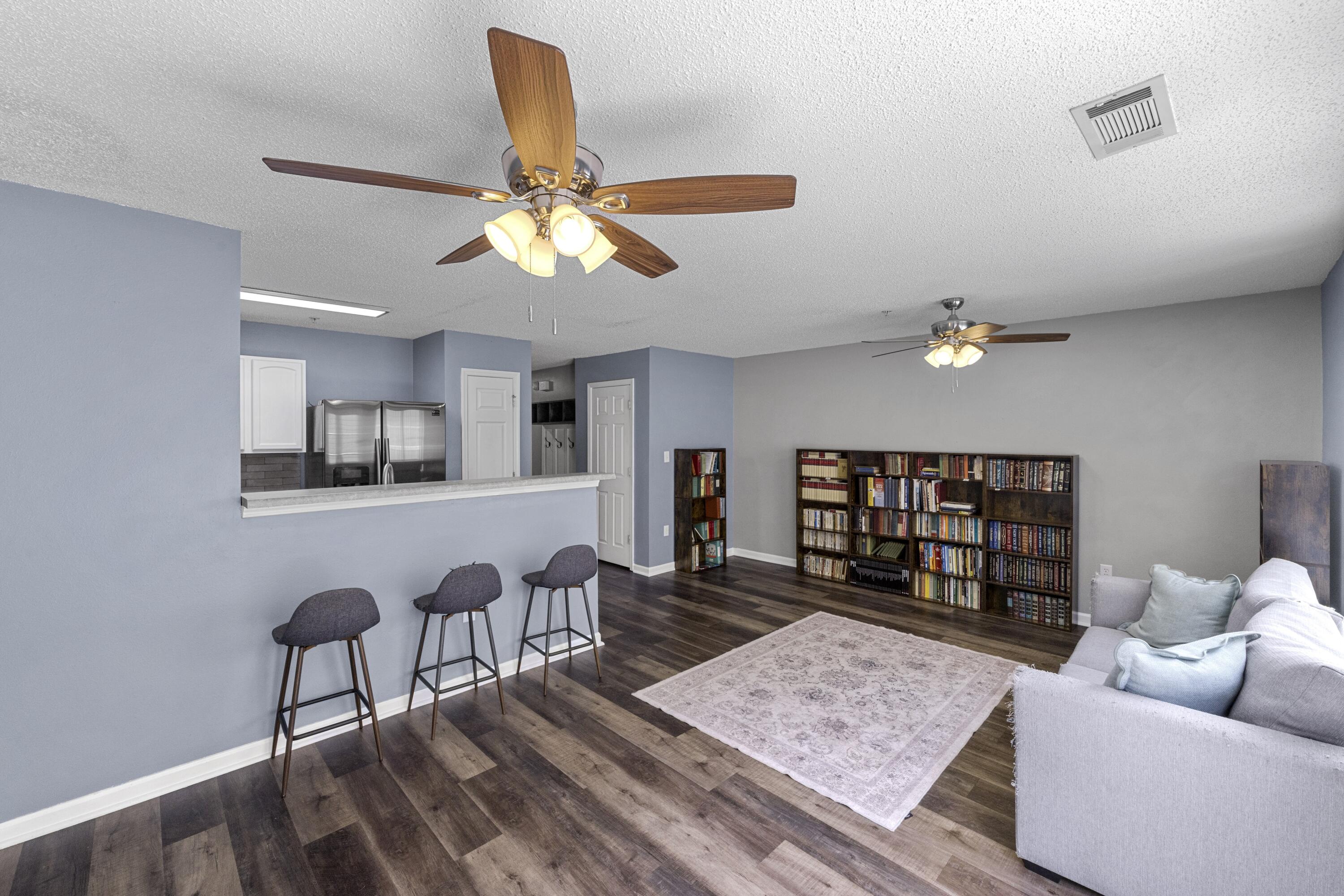 ROLLING PINES - Residential