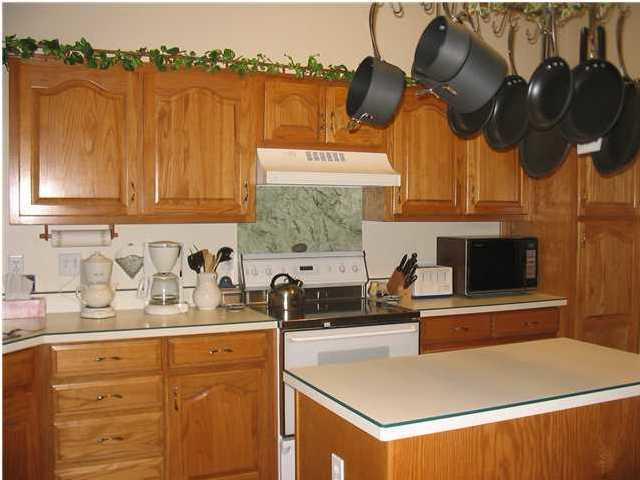 ROBLEDAL ESTATES UNIT 5 1ST ADDN - Residential