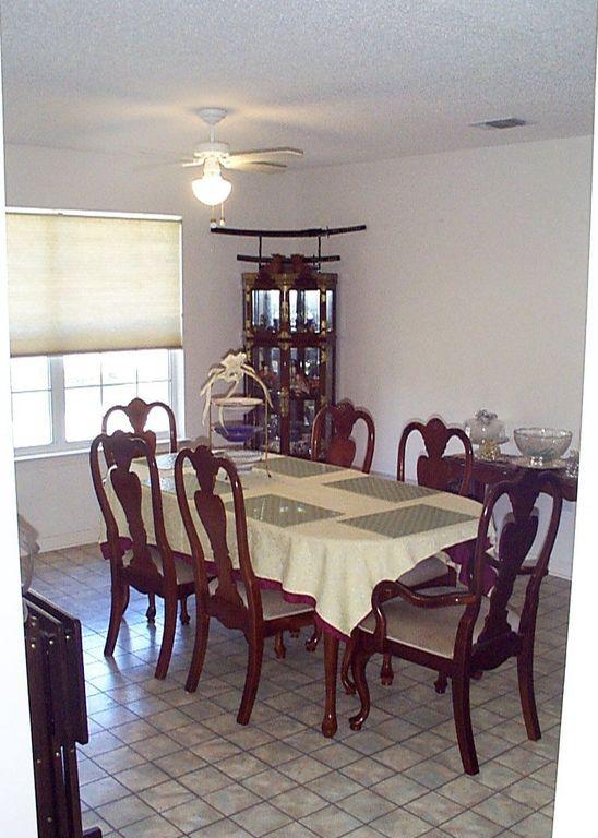 ROBLEDAL ESTATES UNIT 5 1ST ADDN - Residential