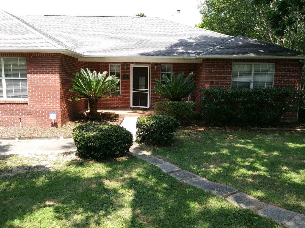 ROBLEDAL ESTATES UNIT 5 1ST ADDN - Residential