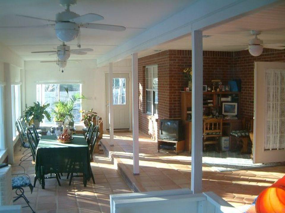 ROBLEDAL ESTATES UNIT 5 1ST ADDN - Residential