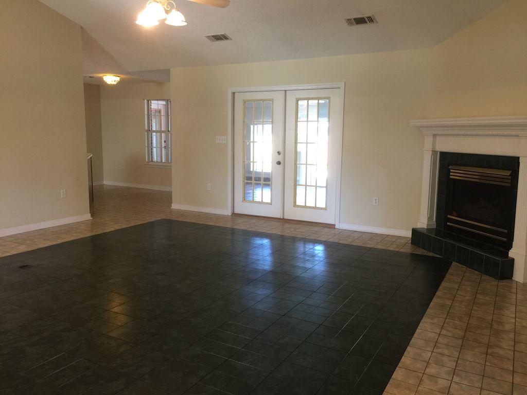 ROBLEDAL ESTATES UNIT 5 1ST ADDN - Residential