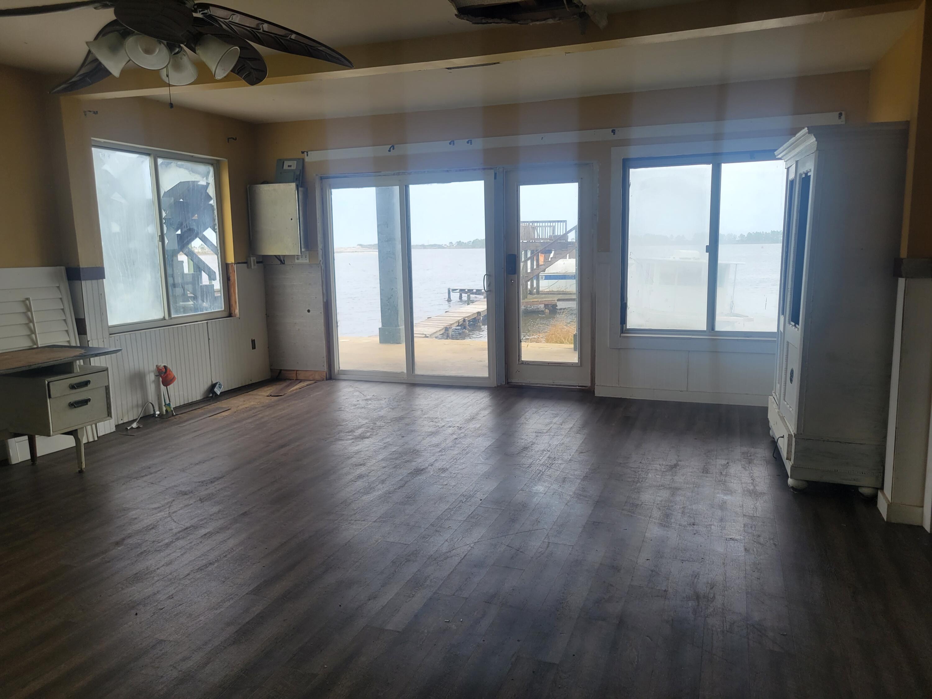 WEST CAMP WALTON - Residential