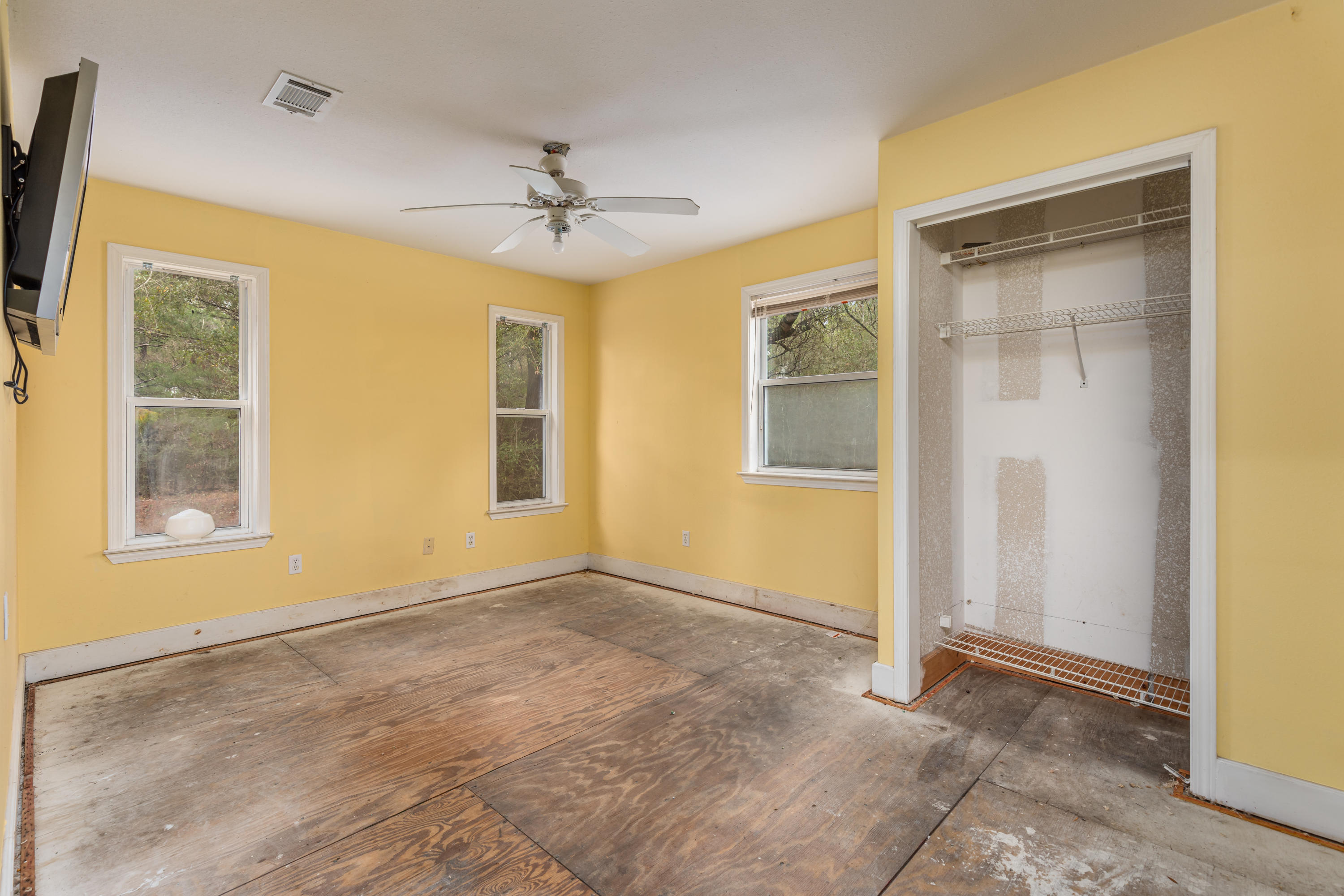 1504 Hinote Rd. Defuniak Springs, FL 32533 - Residential