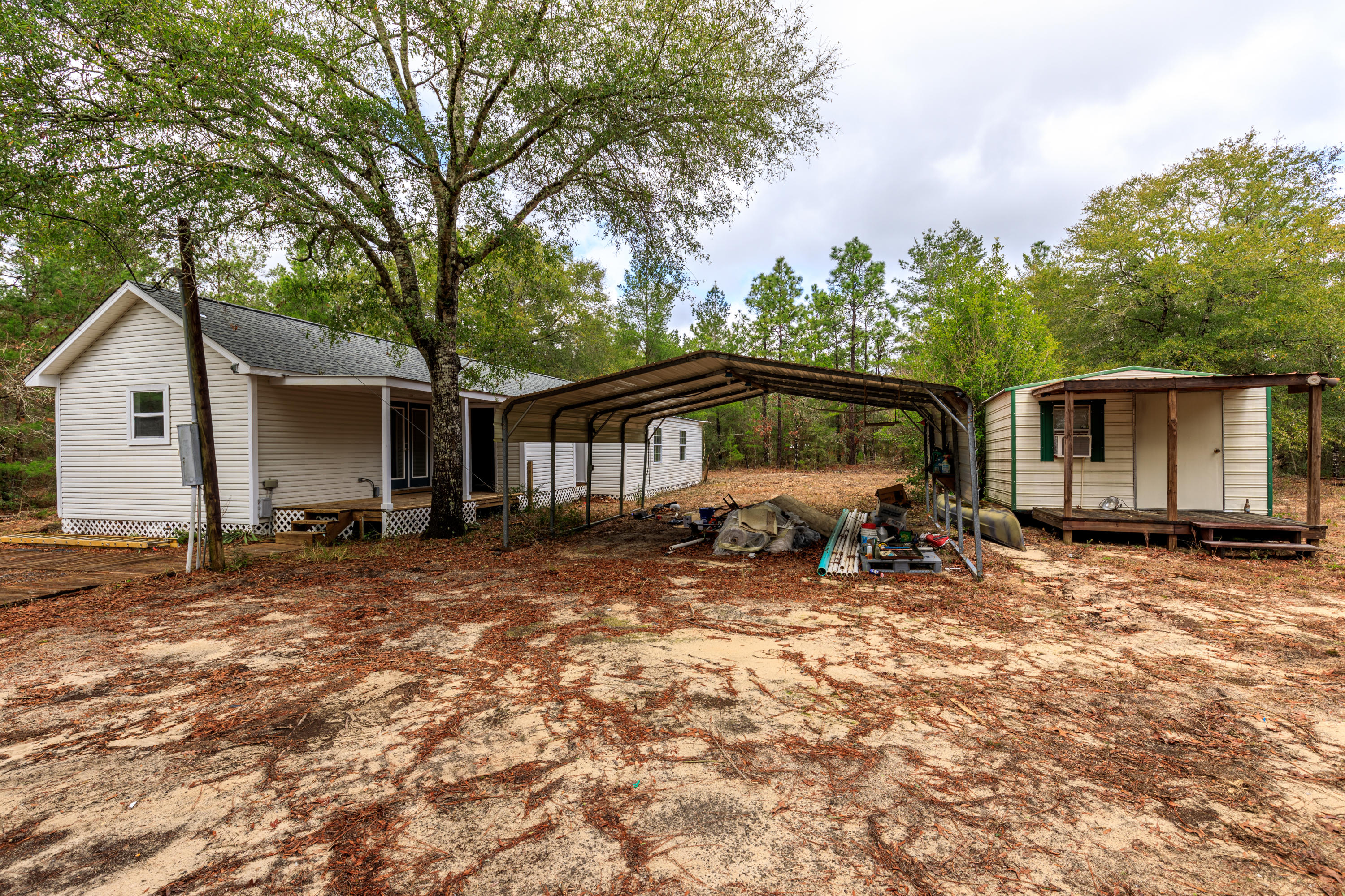 1504 Hinote Rd. Defuniak Springs, FL 32533 - Residential