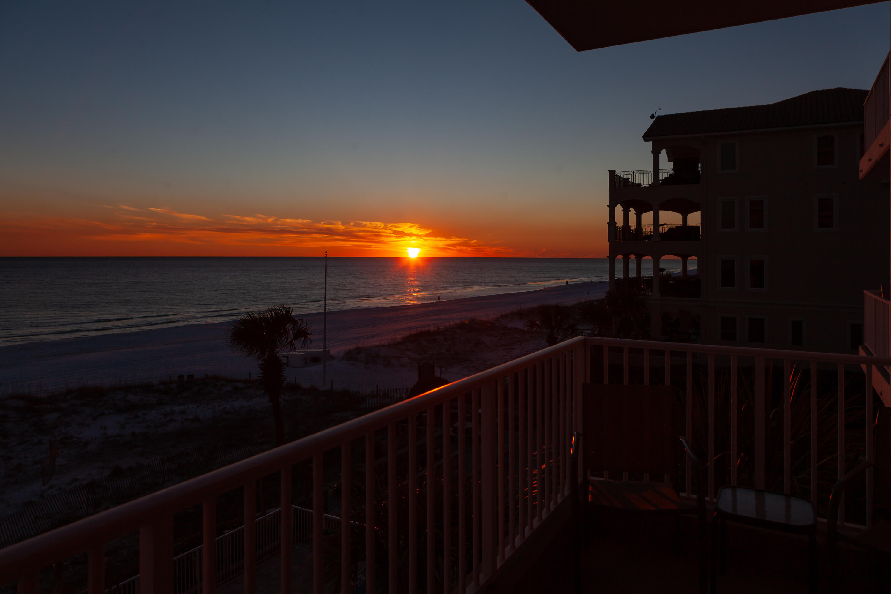 INN AT CRYSTAL BEACH (SUMMERCHASE CONDO) - Residential