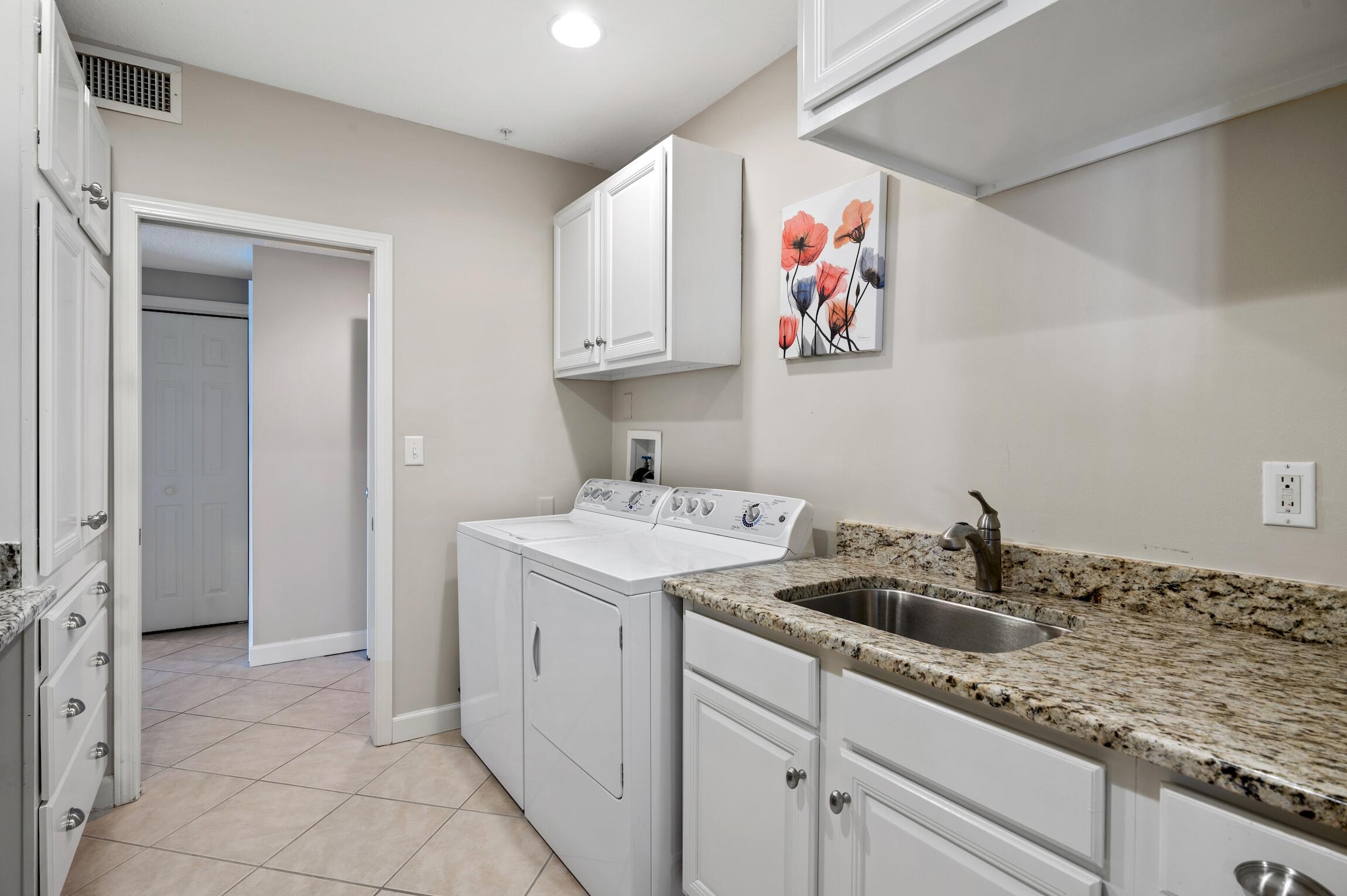 INN AT CRYSTAL BEACH (SUMMERCHASE CONDO) - Residential