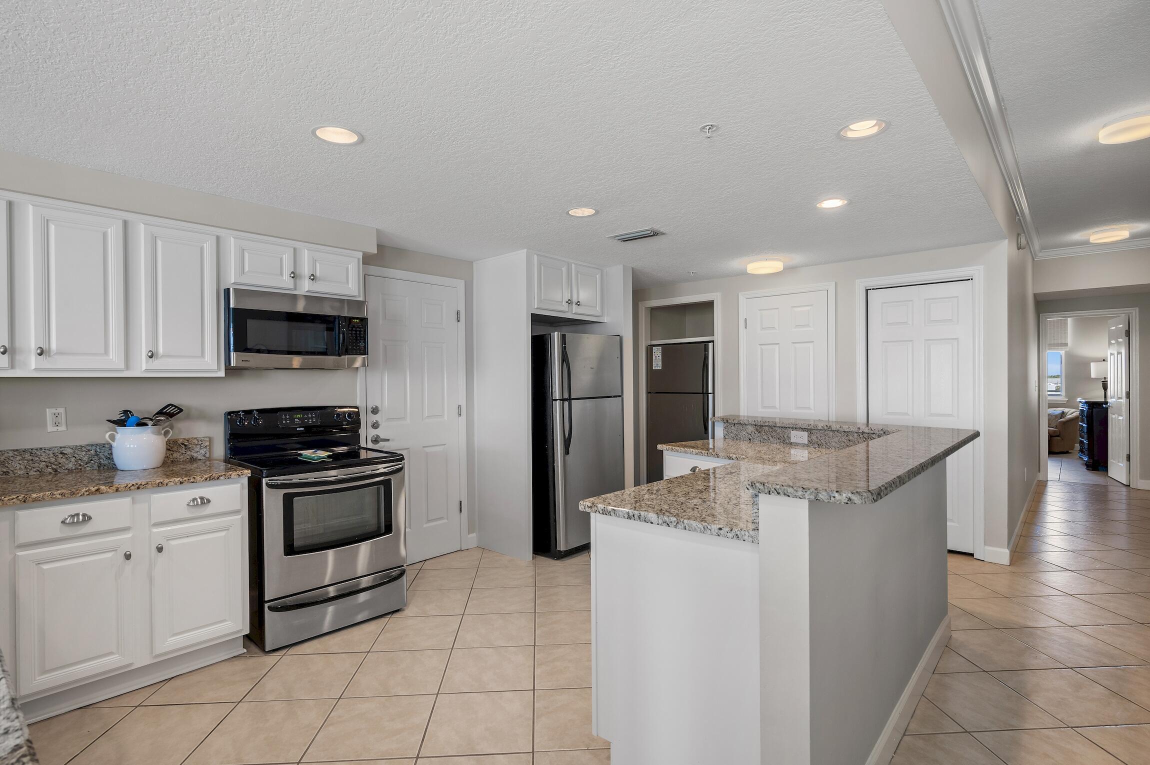 INN AT CRYSTAL BEACH (SUMMERCHASE CONDO) - Residential