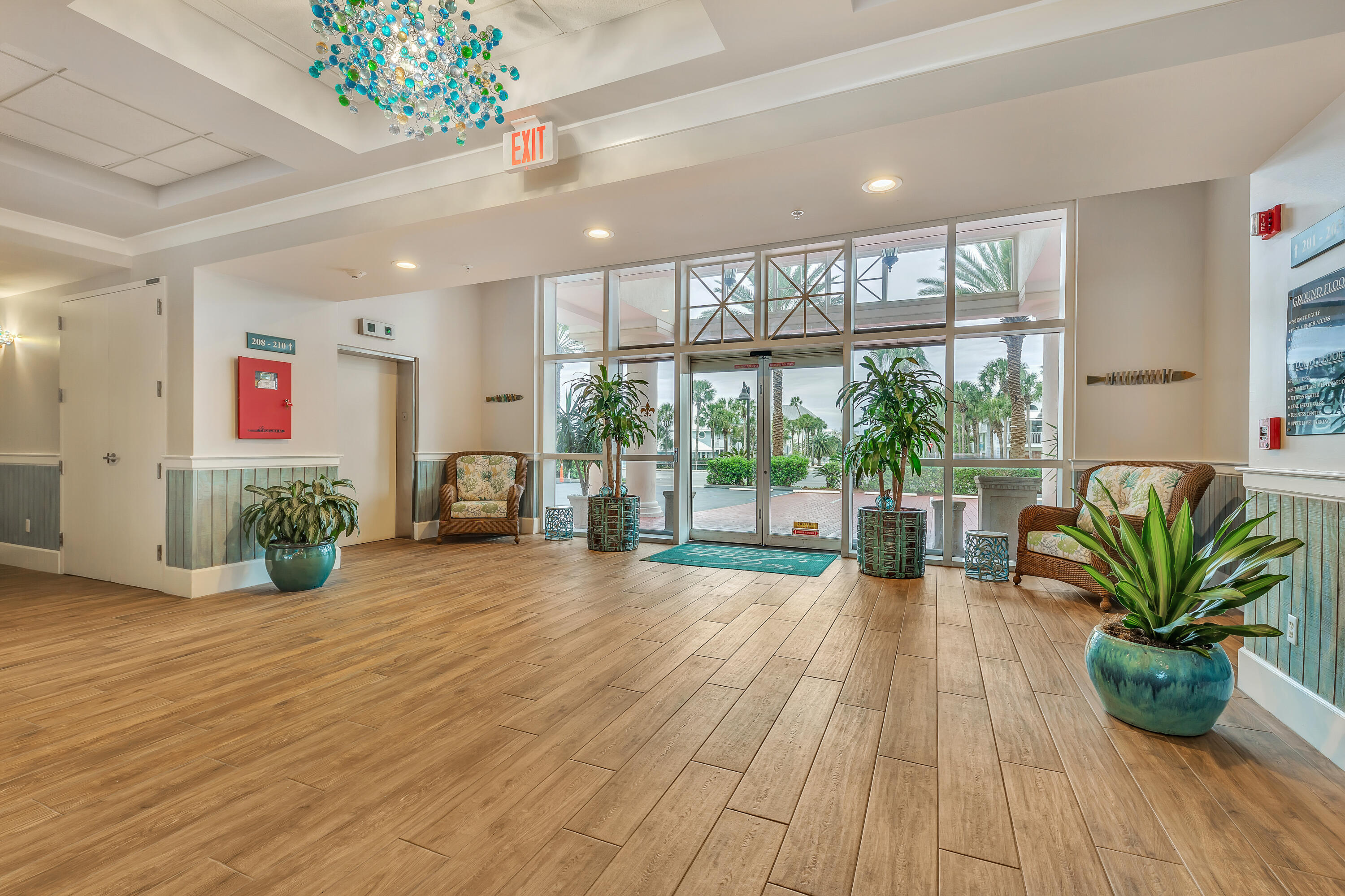 INN AT CRYSTAL BEACH (SUMMERCHASE CONDO) - Residential