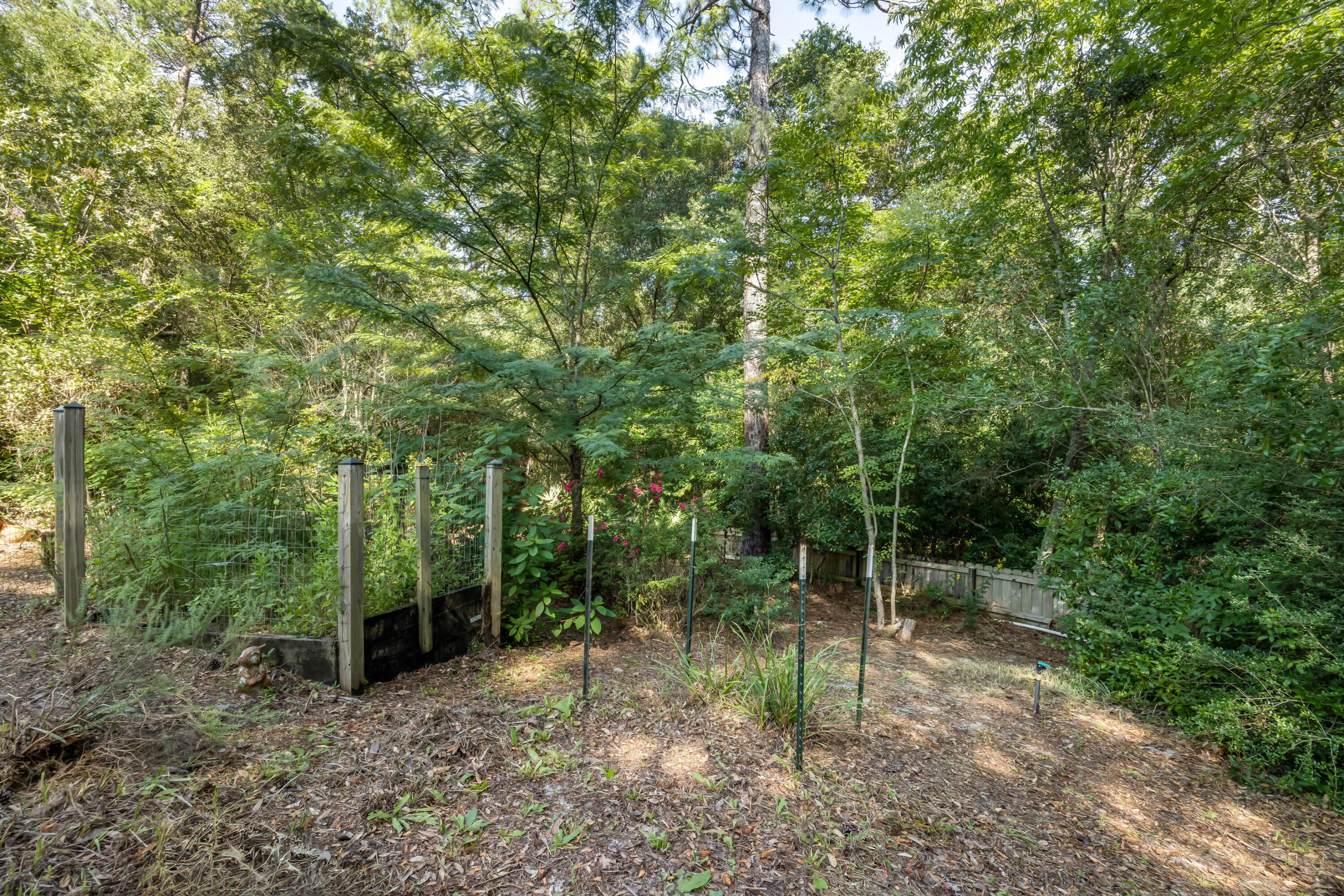 ROCKY BAYOU COUNTRY CLUB ESTATES 9 - Residential