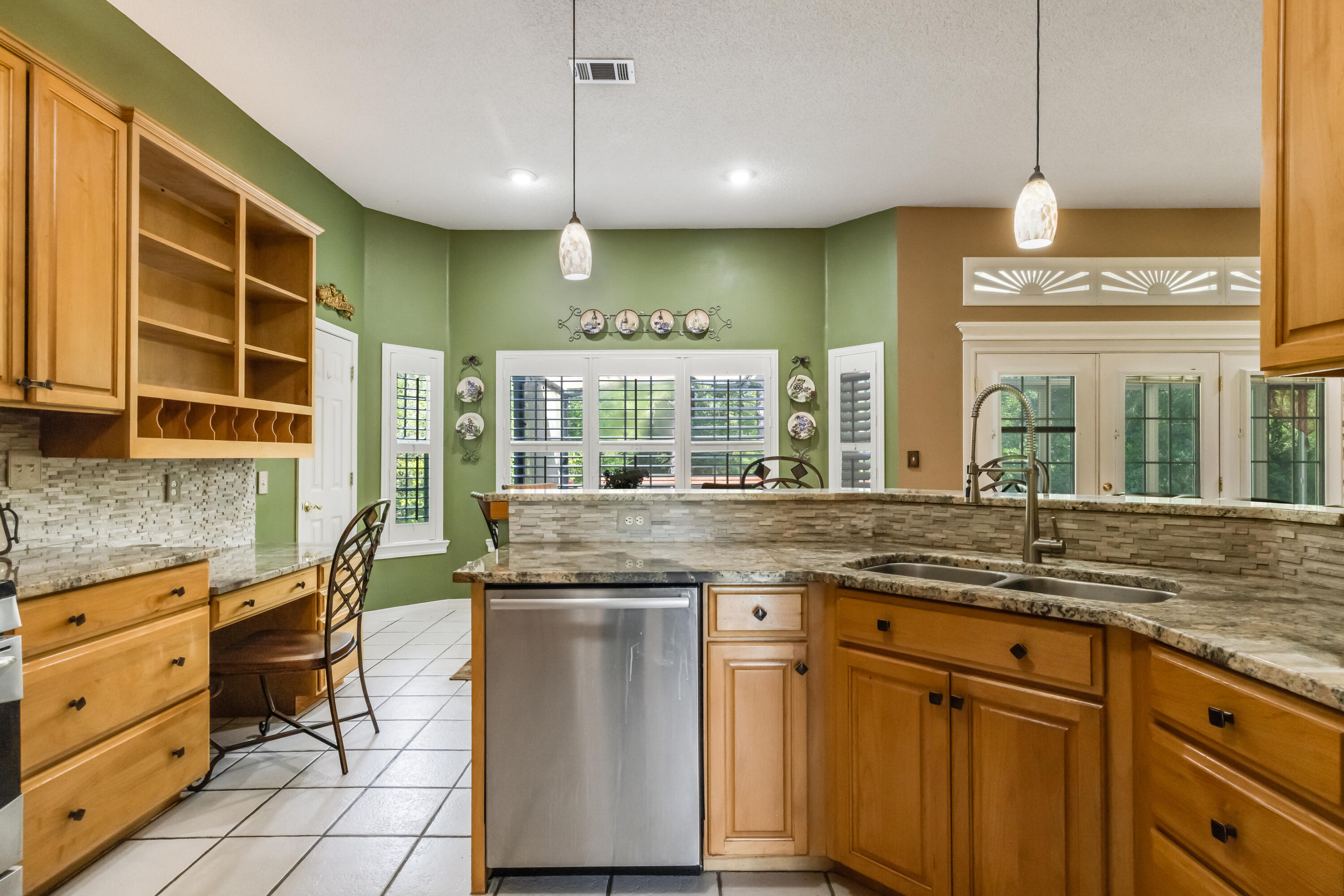 ROCKY BAYOU COUNTRY CLUB ESTATES 9 - Residential