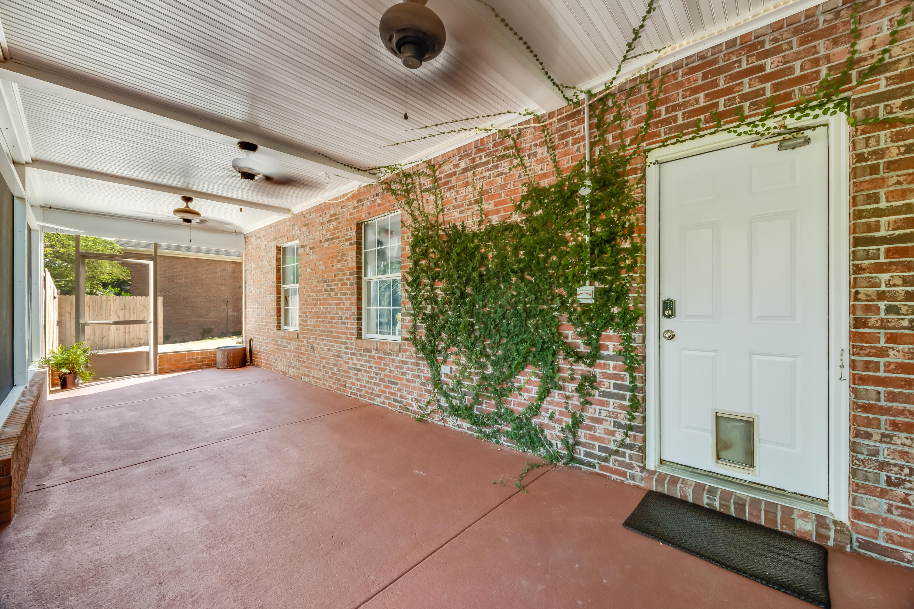 ROCKY BAYOU COUNTRY CLUB ESTATES 9 - Residential
