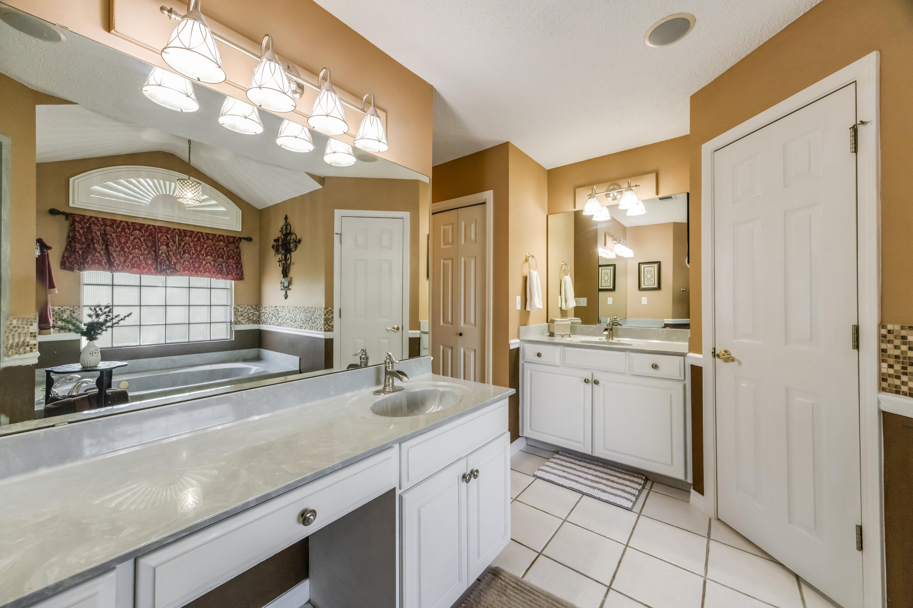 ROCKY BAYOU COUNTRY CLUB ESTATES 9 - Residential
