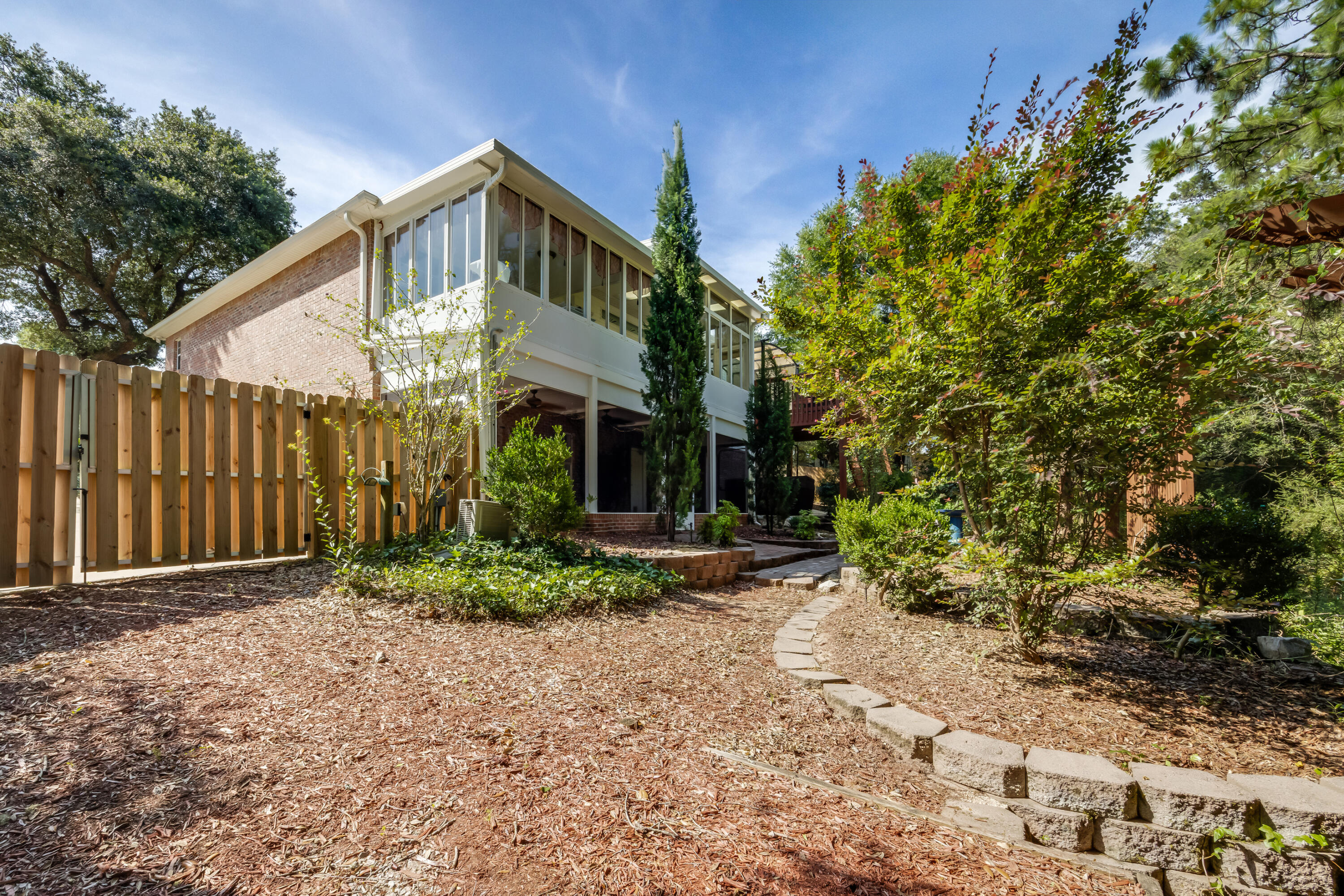 ROCKY BAYOU COUNTRY CLUB ESTATES 9 - Residential